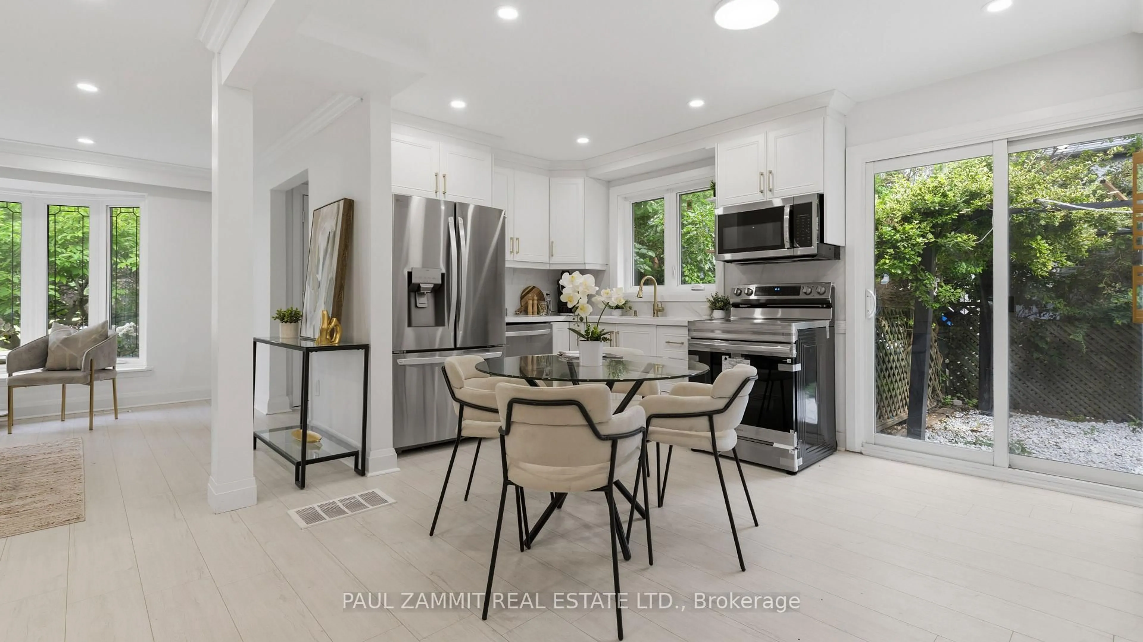 Open concept kitchen, ceramic/tile floor for 6 King Richard Crt, Markham Ontario L3P 1M1