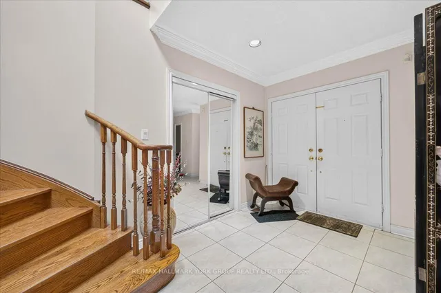 96 Townsgate Dr, Vaughan 5