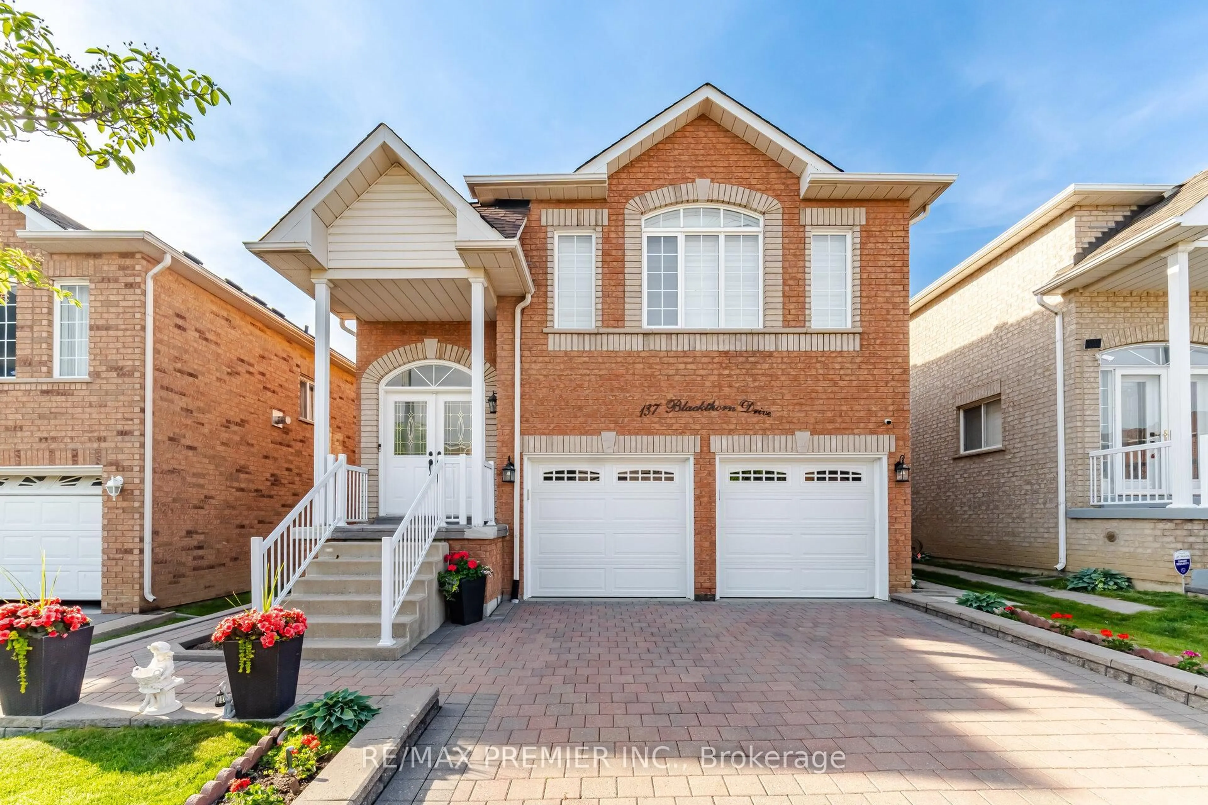 Home with brick exterior material, street for 137 Blackthorn Dr, Vaughan Ontario L6A 3N2