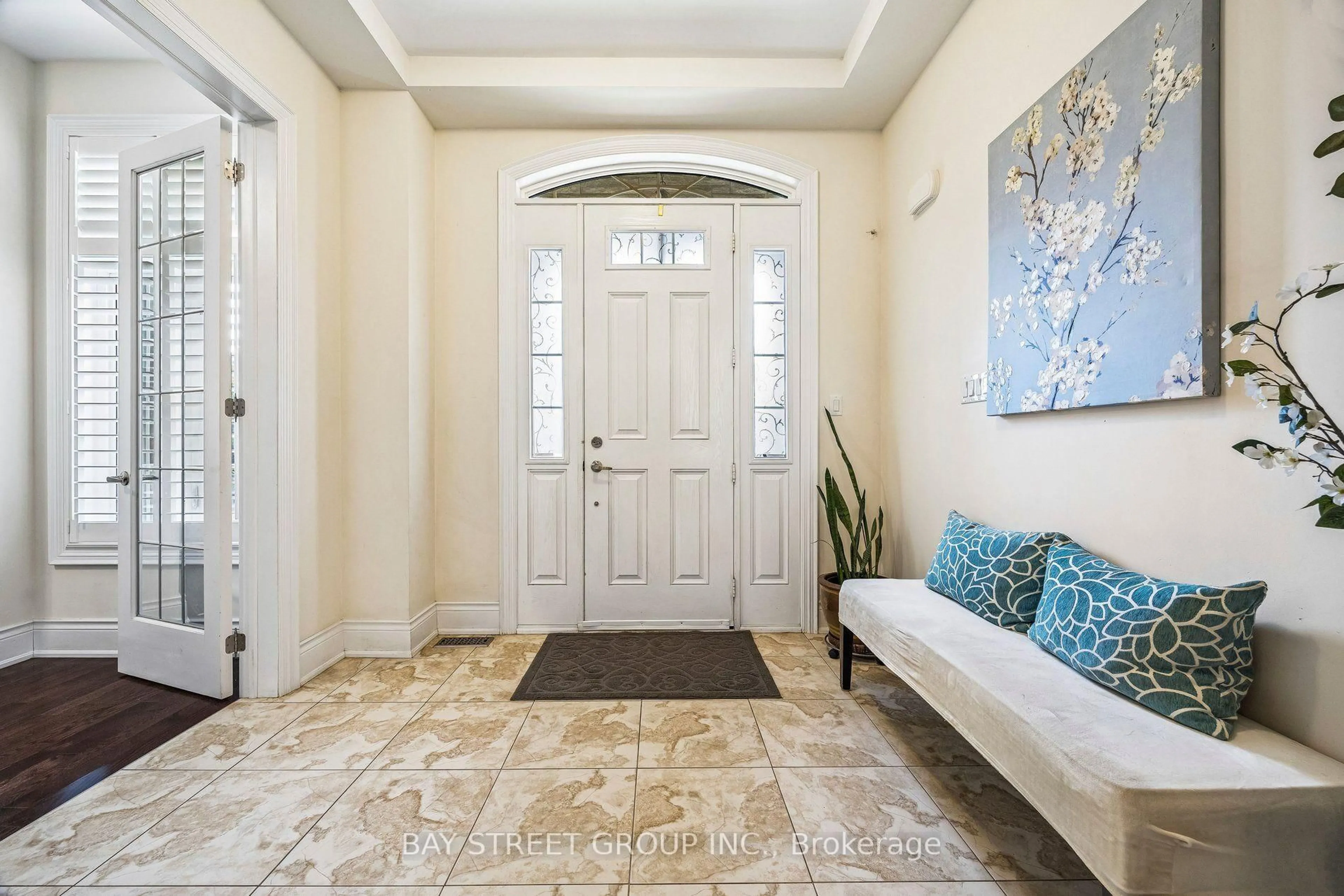 Indoor entryway for 39 Harley Dr, Vaughan Ontario L4H 3P4