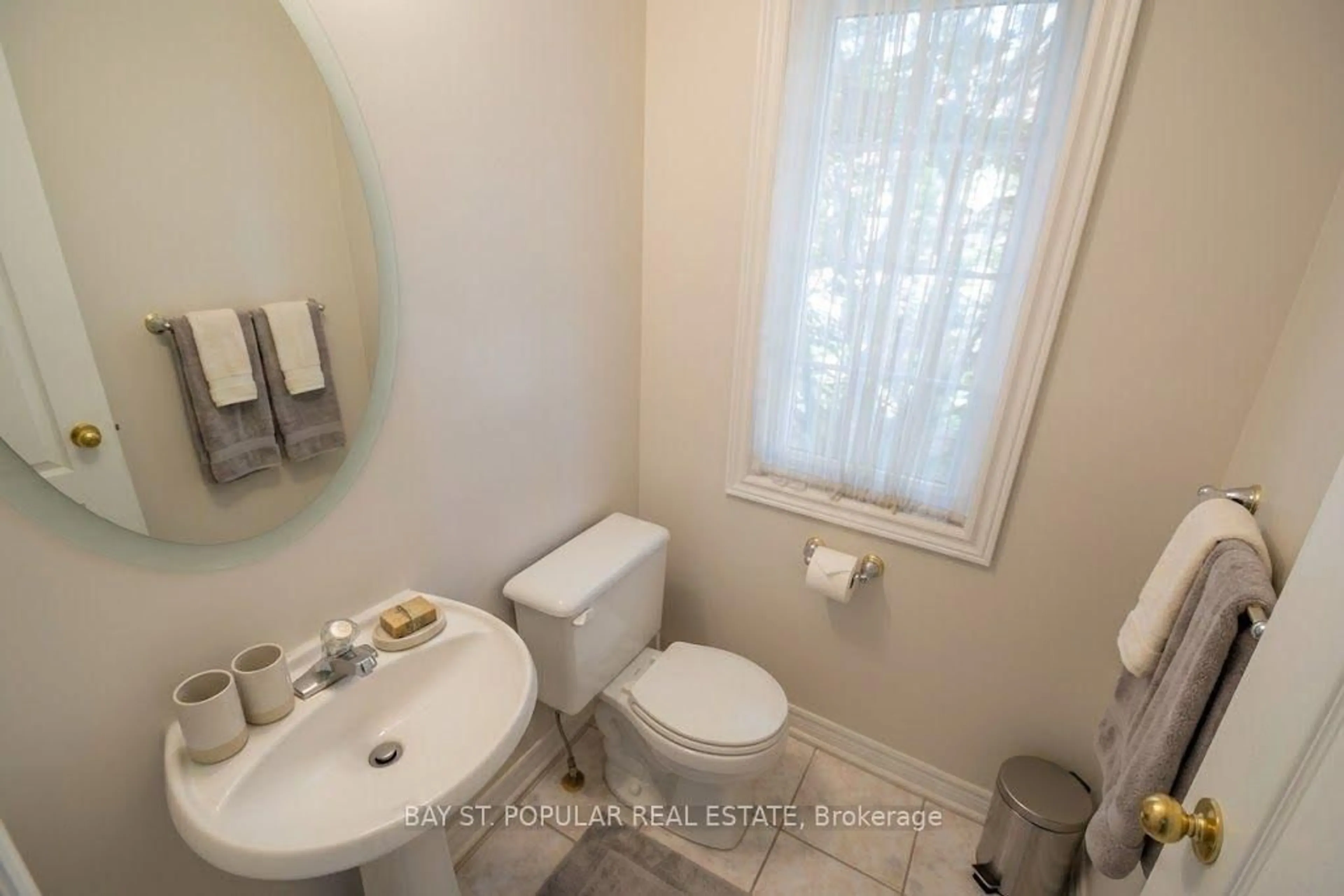Standard bathroom, unknown for 49 Angelica Ave, Richmond Hill Ontario L4S 2E1