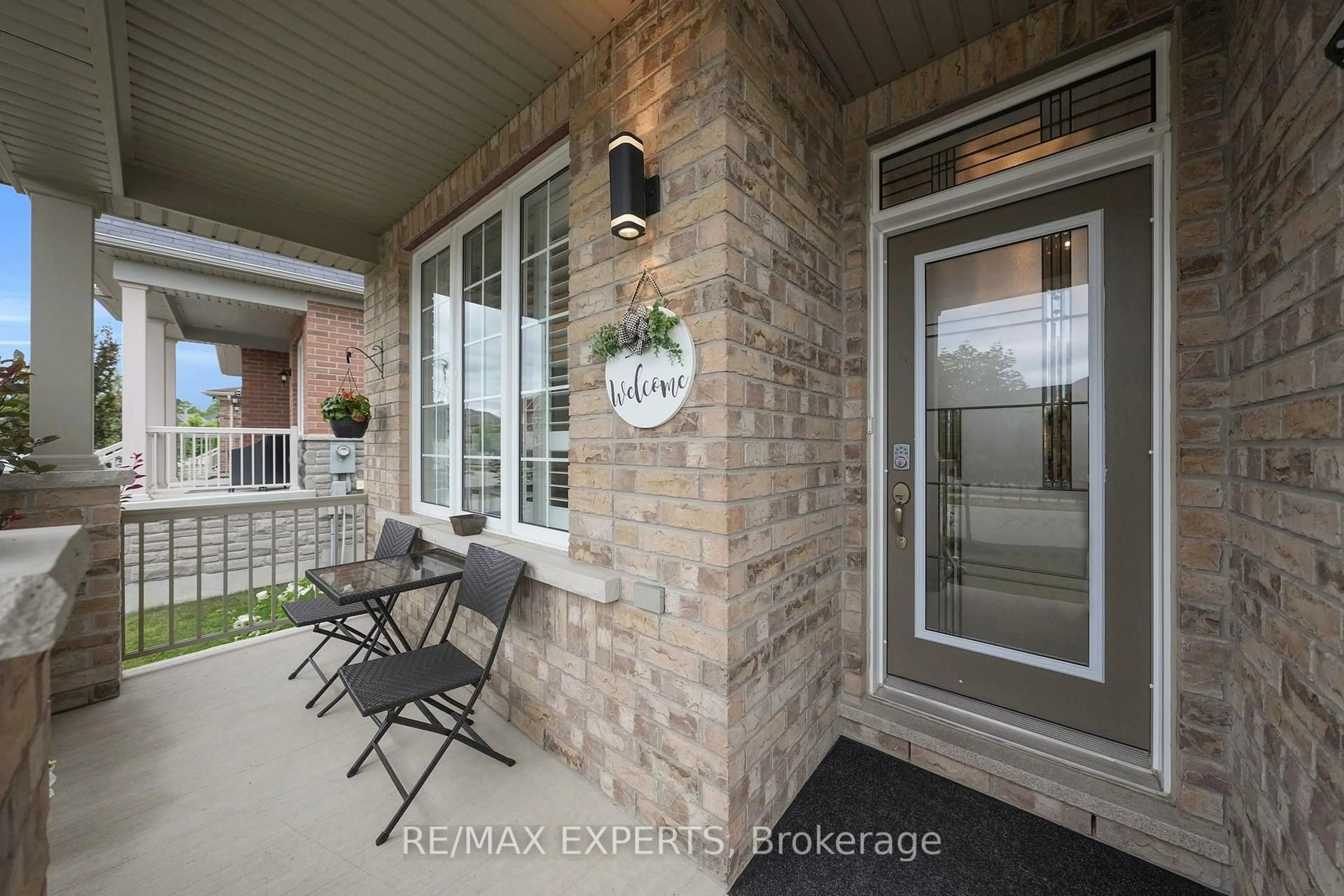 Indoor entryway for 133 Mcgahey St, New Tecumseth Ontario L0G 1W0