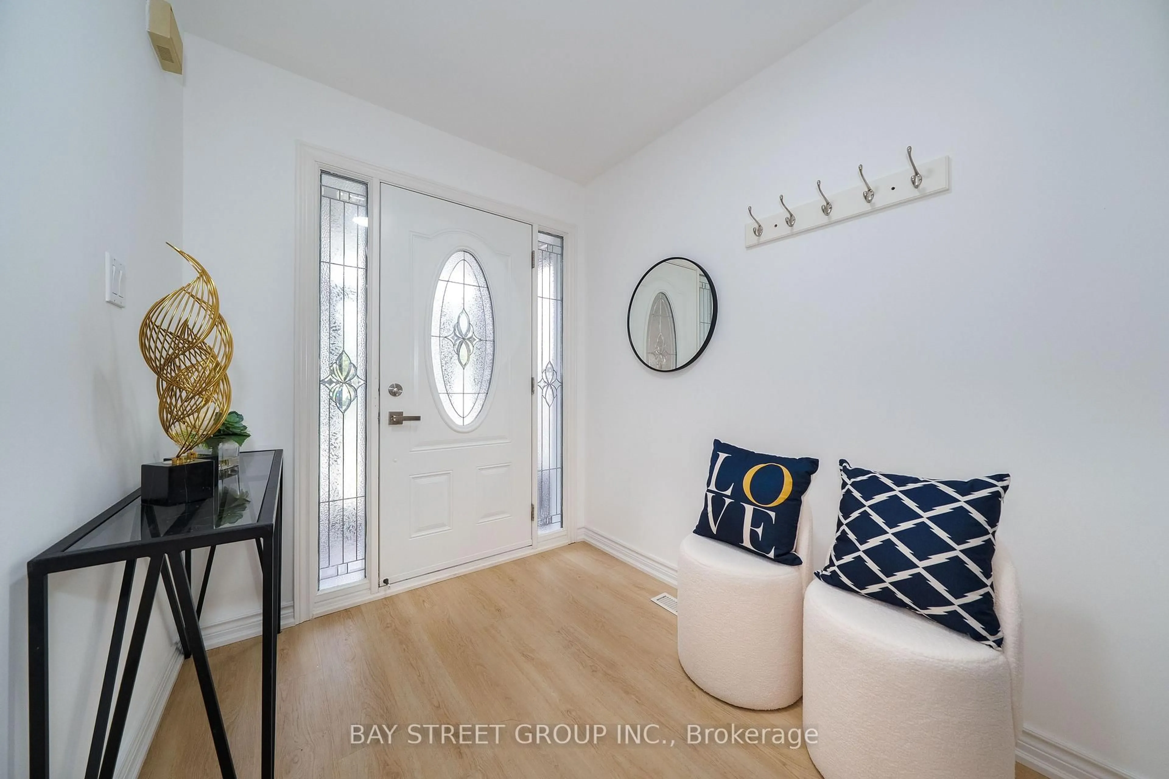 Indoor entryway for 45 Thurman Rd, Vaughan Ontario L4J 6S6