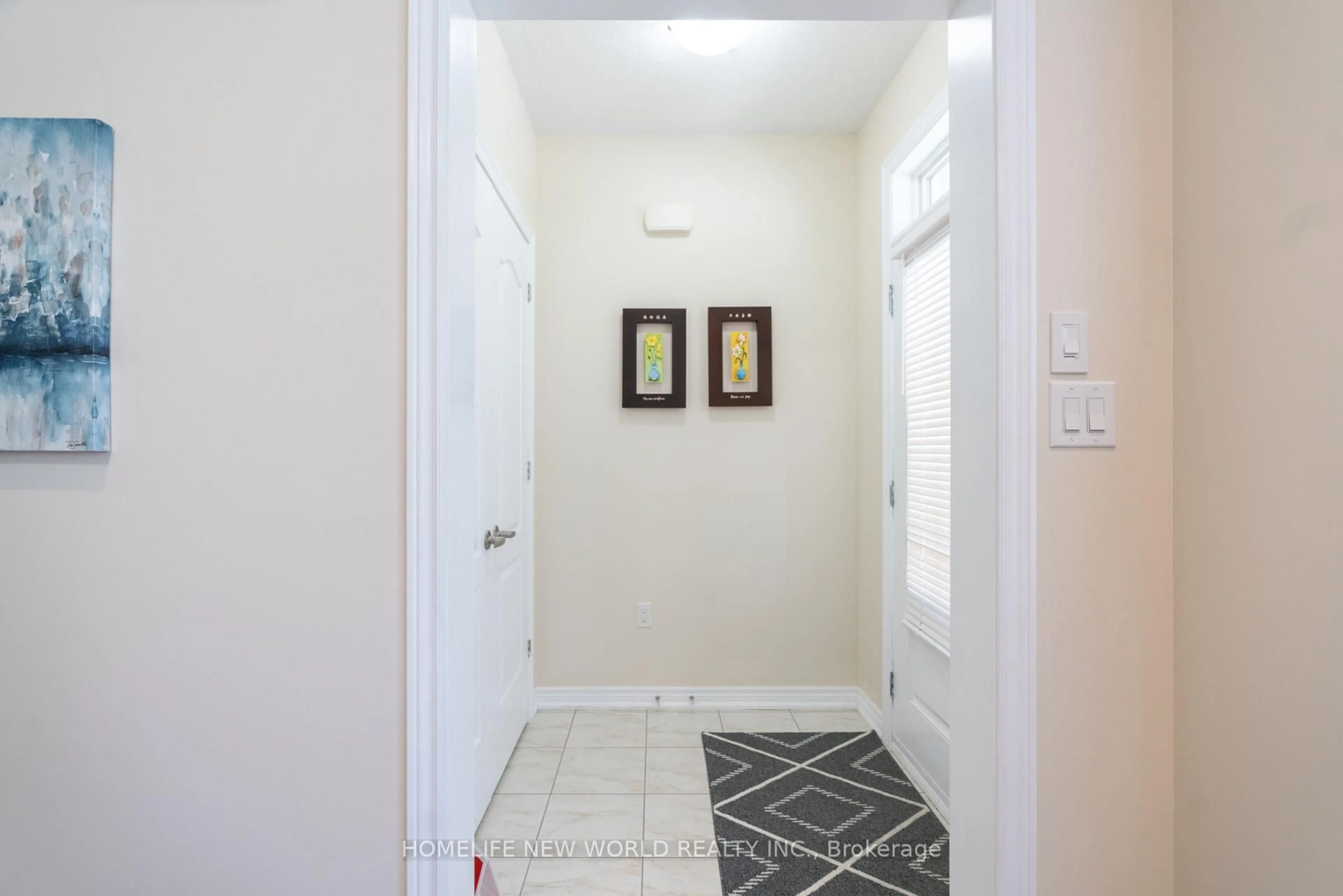 Indoor entryway for 35 Cinemark Ave, Markham Ontario L6B 0W2