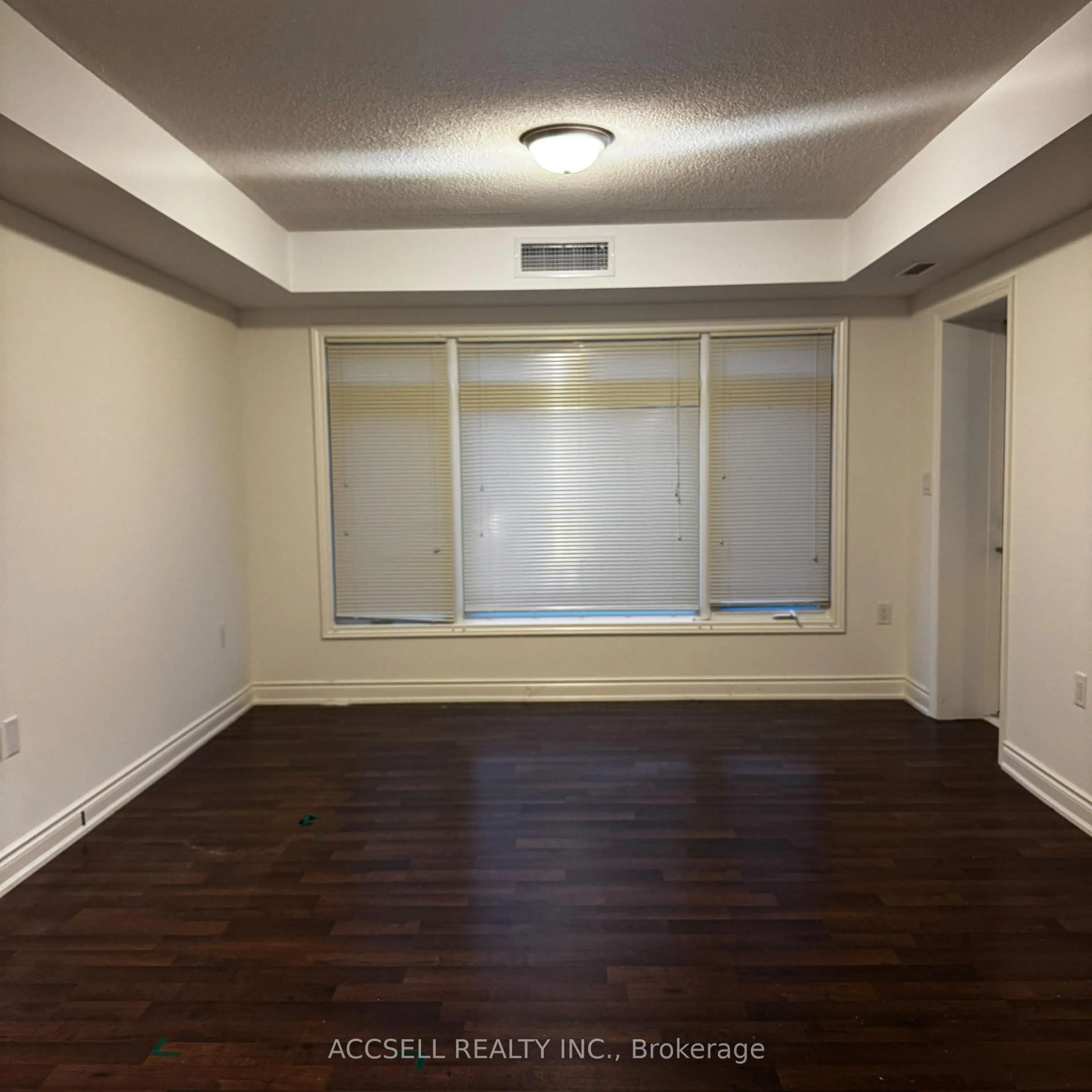 A pic of a room for 149 Church St #406, King Ontario L0G 1T0