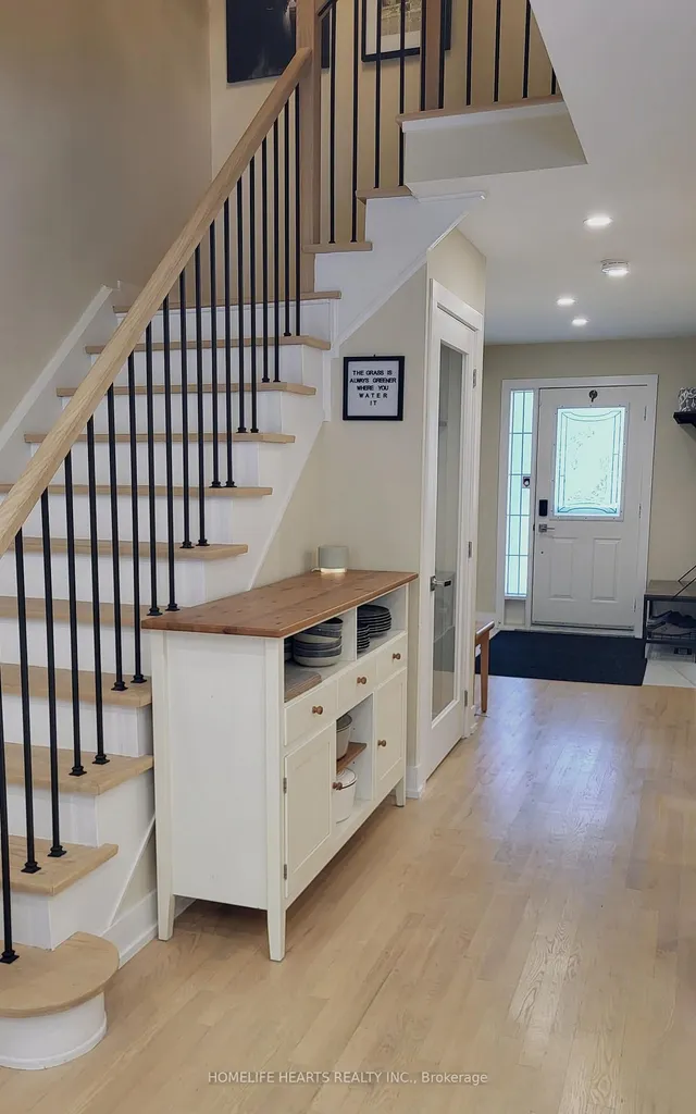 213 Park Dr, Whitchurch-Stouffville 3