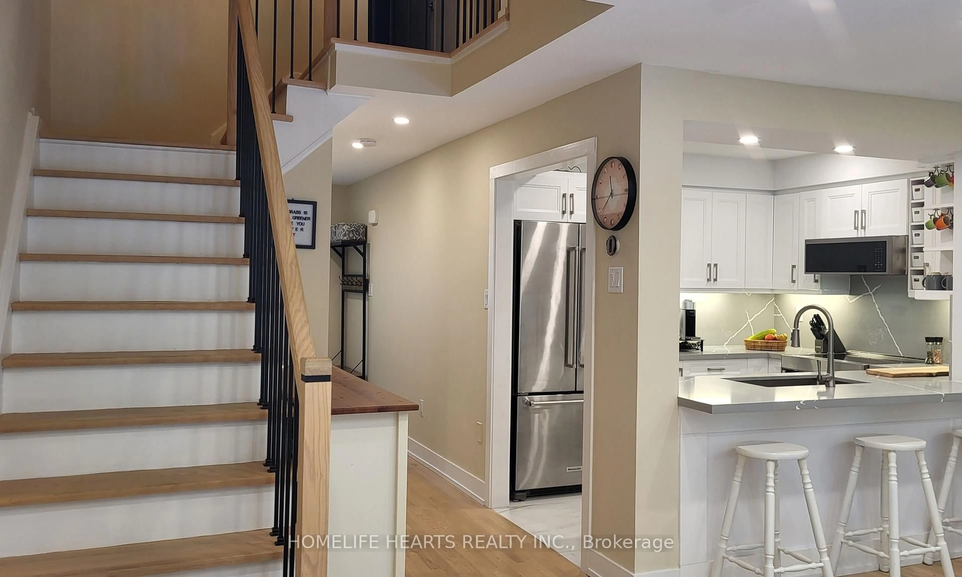 Unknown for 213 Park Dr, Whitchurch-Stouffville Ontario L4A 1J8