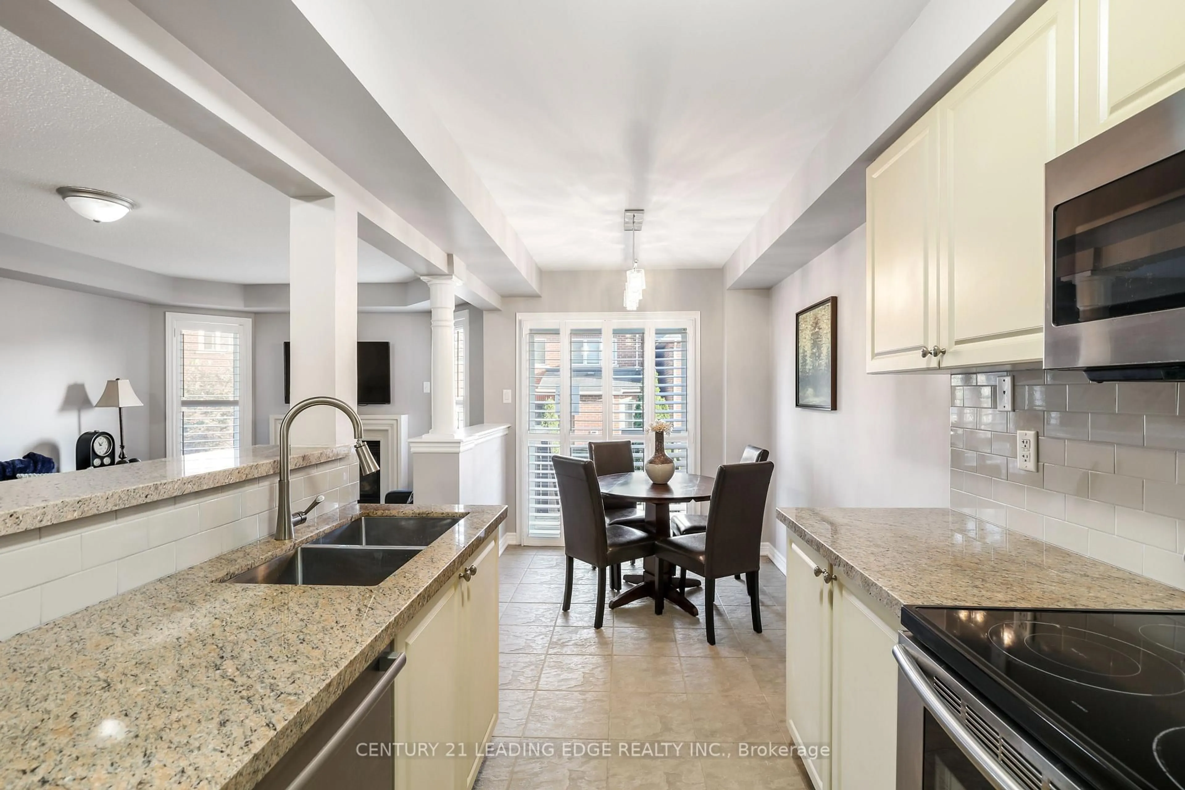 Open concept kitchen, ceramic/tile floor for 39 STOYELL Dr, Richmond Hill Ontario L4E 0M7