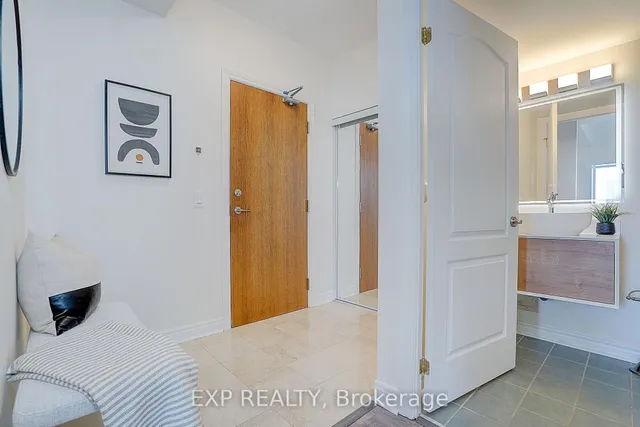 60 Disera Dr #1404, Vaughan 3