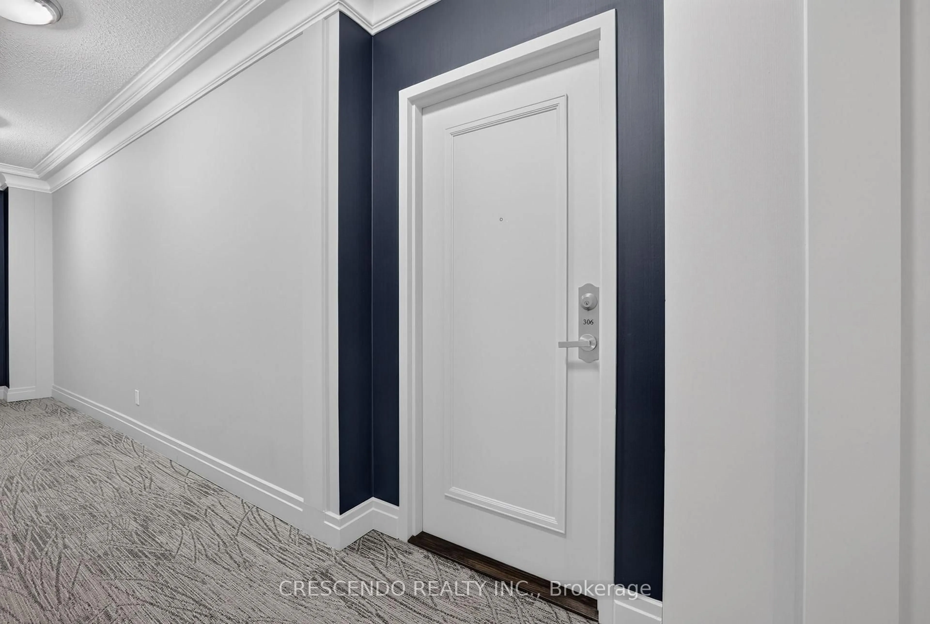 Indoor entryway for 11121 Yonge St #306, Richmond Hill Ontario L4C 0S7