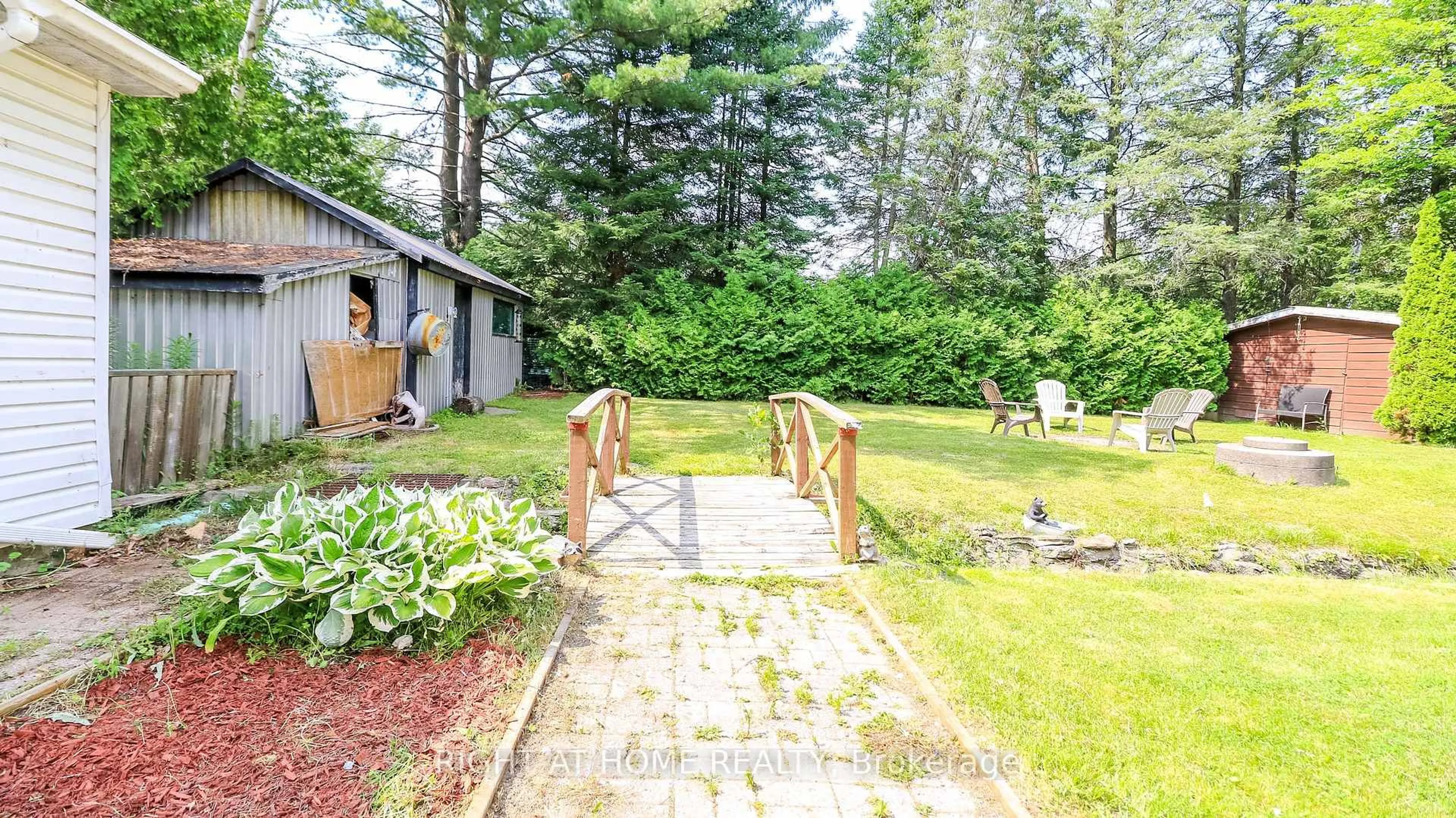 Patio, forest/trees view for 774 James St, Innisfil Ontario L9S 2G6