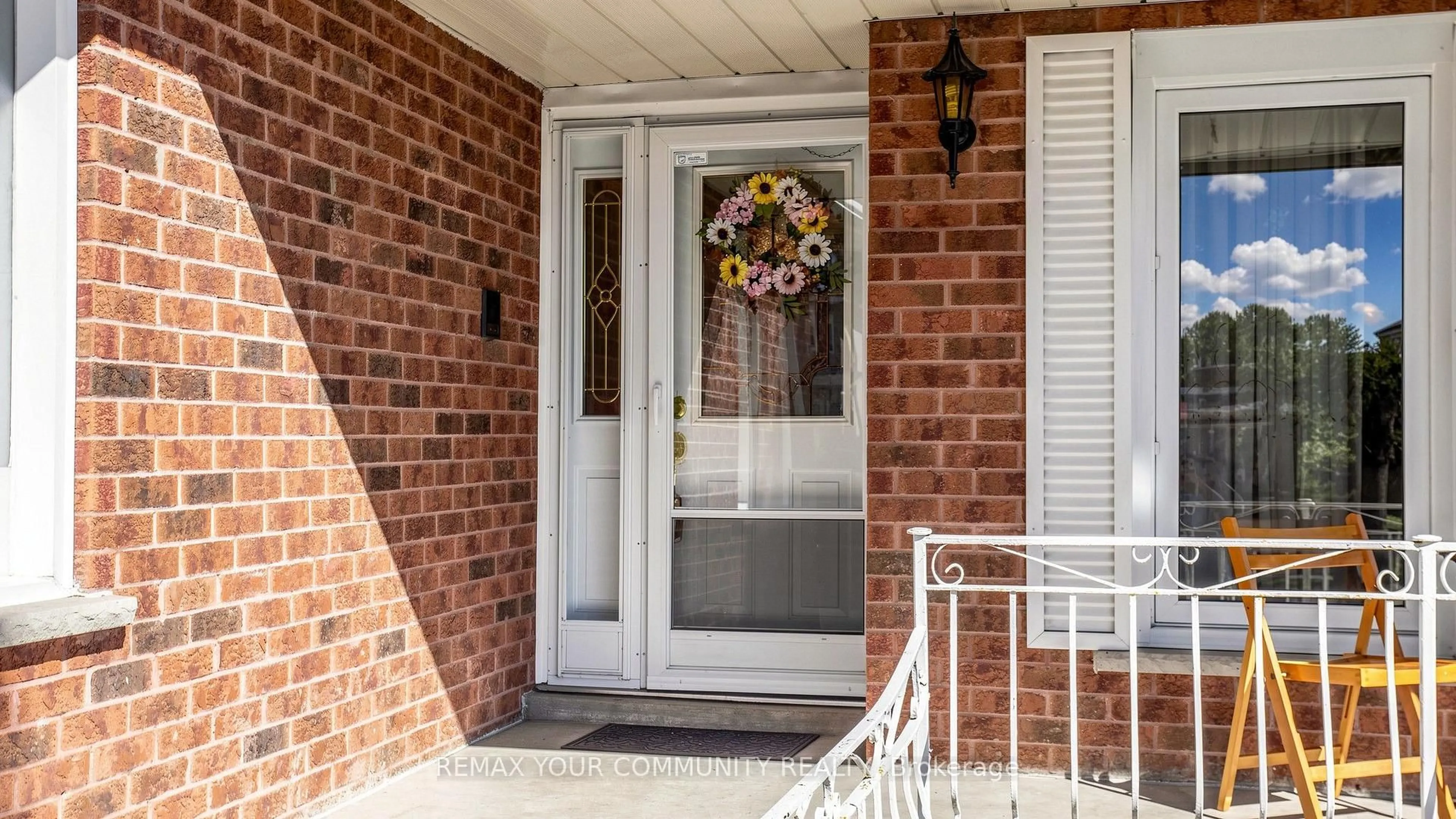 Indoor entryway for 2 Janus Pl, Vaughan Ontario L4L 3V1