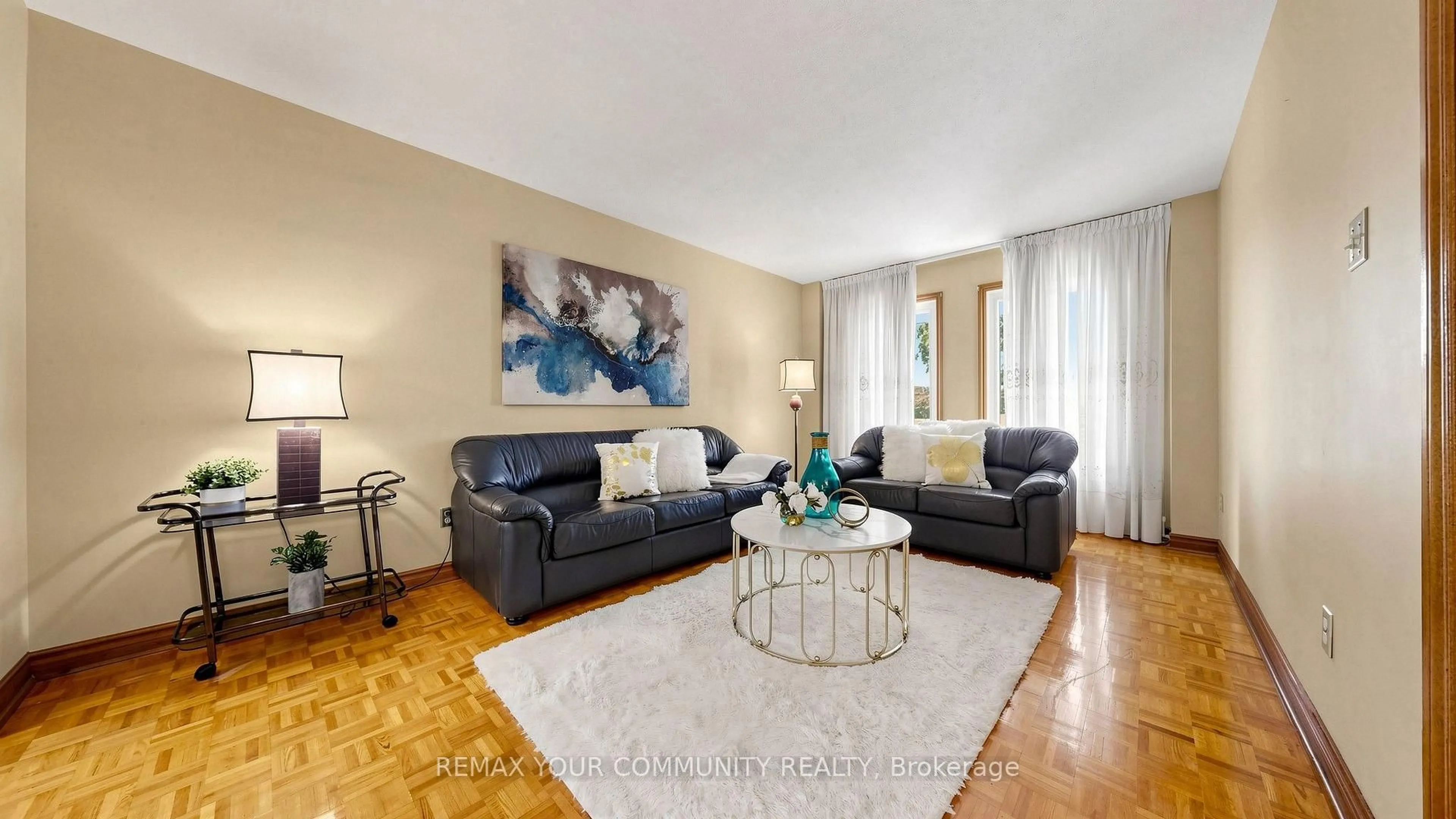 Living room with furniture, unknown for 2 Janus Pl, Vaughan Ontario L4L 3V1