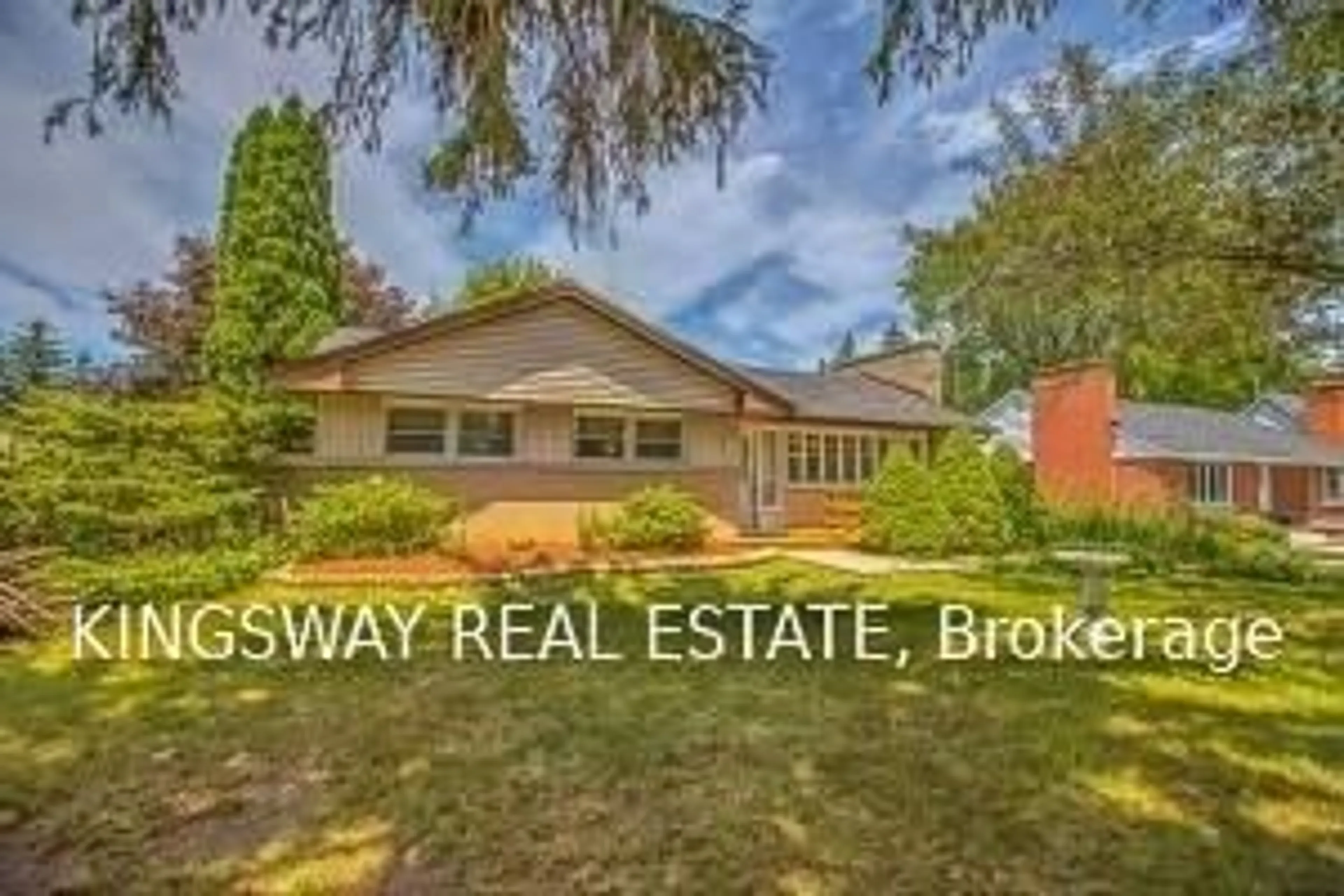 A pic from outside/outdoor area/front of a property/back of a property/a pic from drone, street for 49 Don Mor Dr, Newmarket Ontario L3Y 1G8