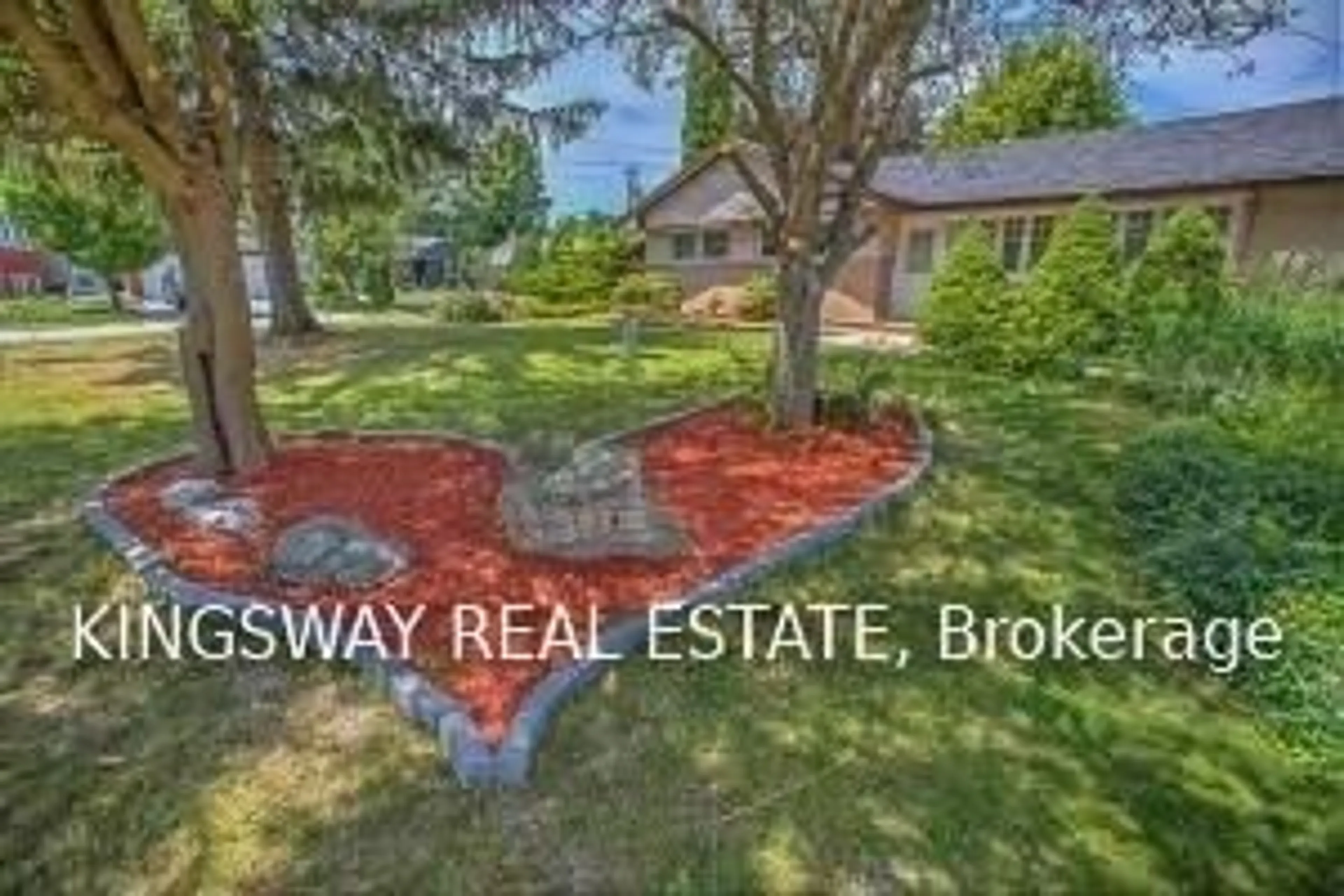A pic from outside/outdoor area/front of a property/back of a property/a pic from drone, water/lake/river/ocean view for 49 Don Mor Dr, Newmarket Ontario L3Y 1G8