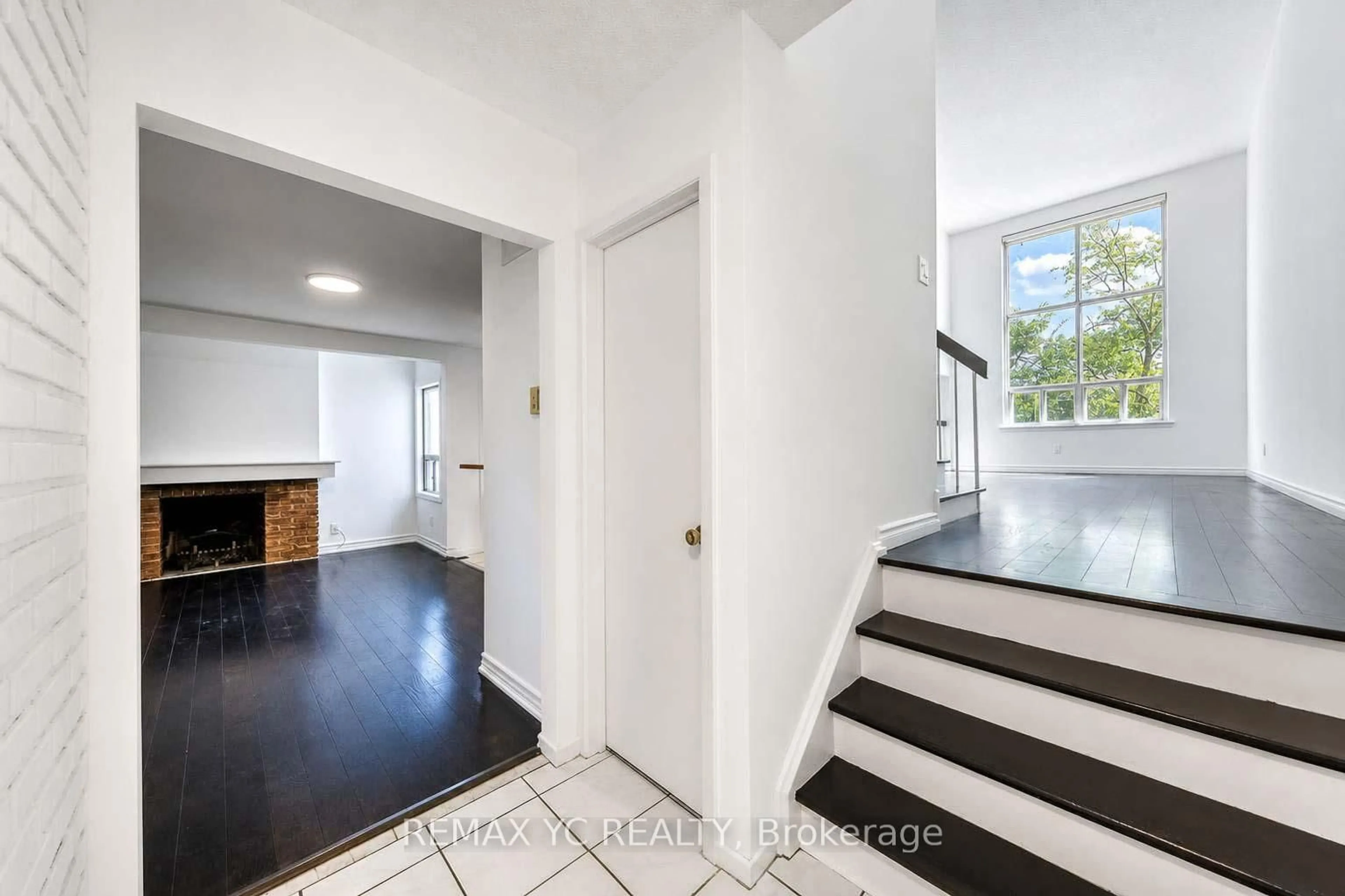 Unknown for 35 Kitsilano Cres, Richmond Hill Ontario L4C 5A4