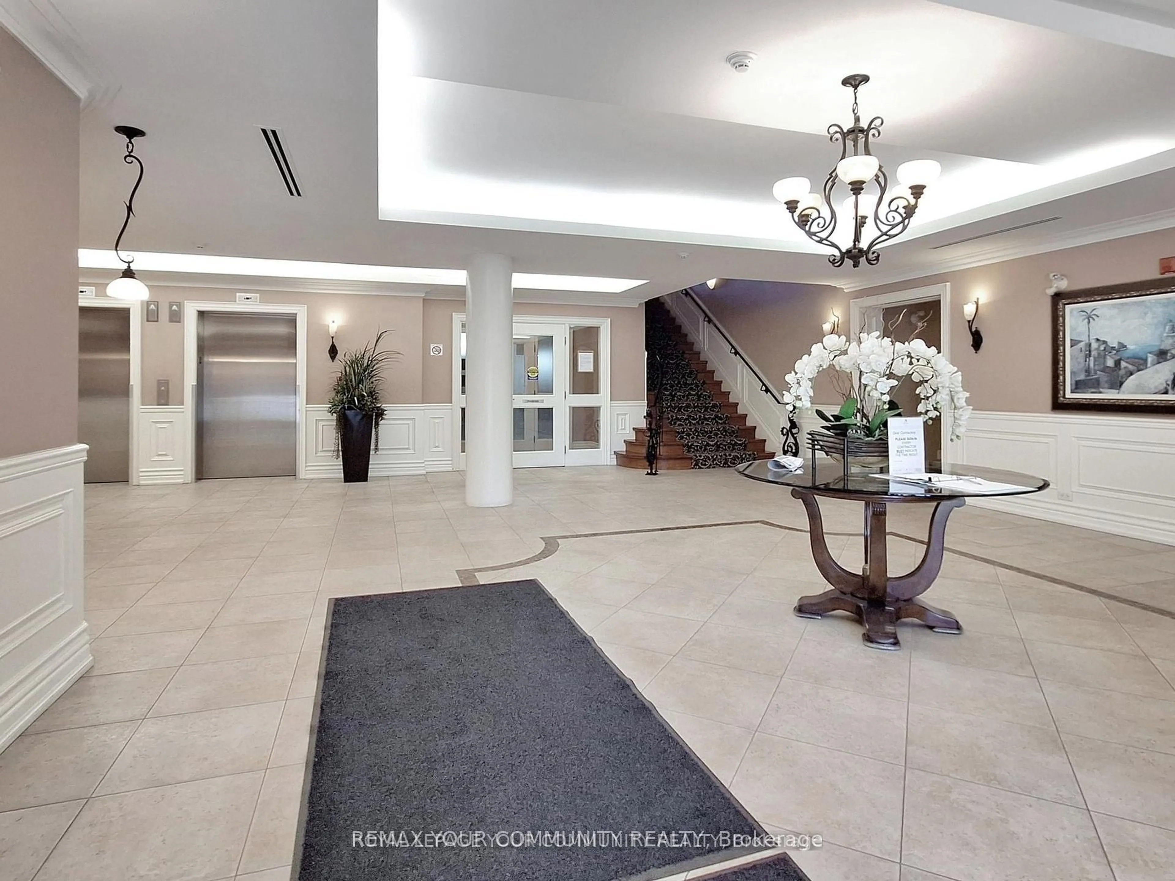 Indoor foyer for 9519 Keele St #220, Vaughan Ontario L6A 4A2