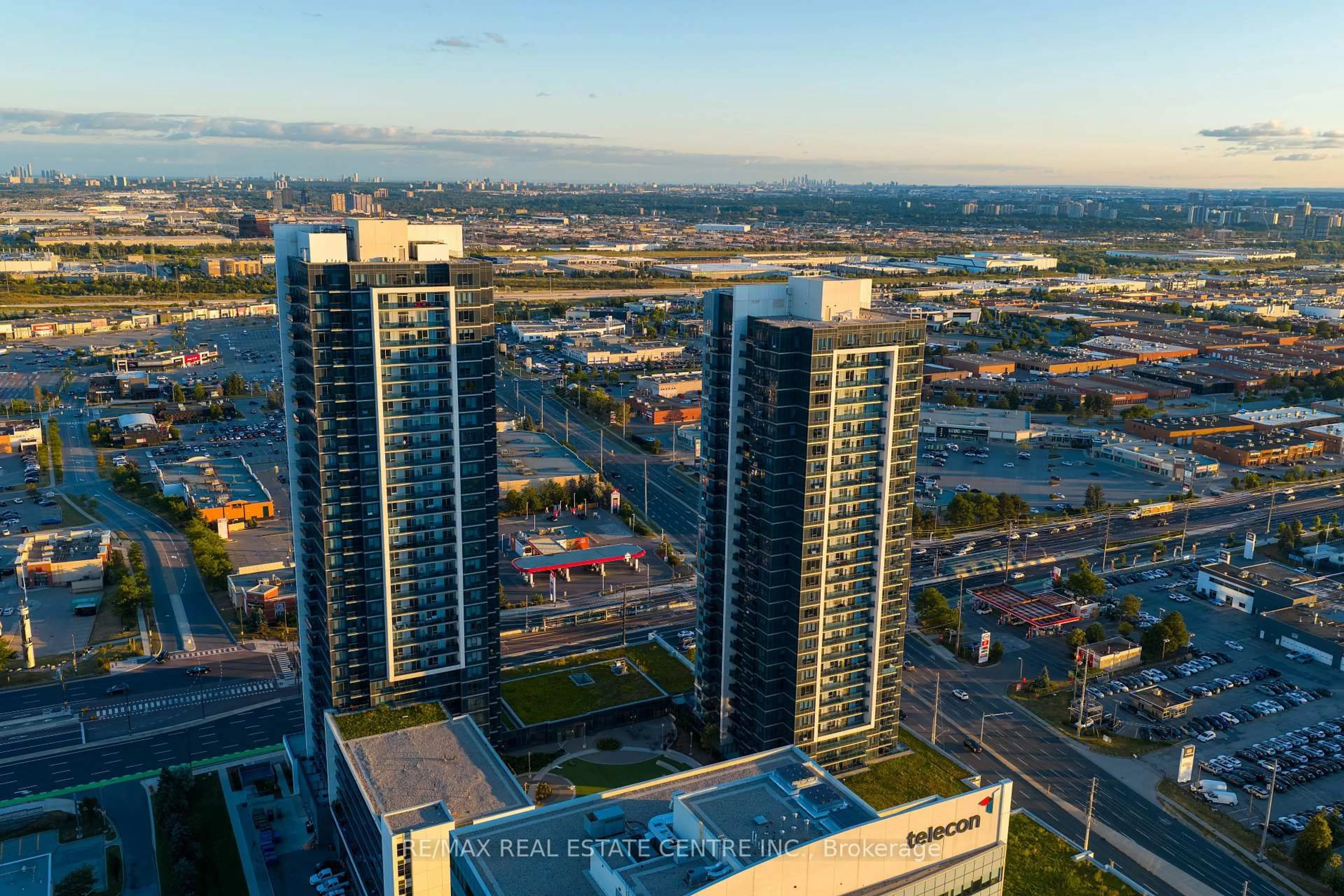 A pic from outside/outdoor area/front of a property/back of a property/a pic from drone, city buildings view from balcony for 3600 Highway 7 #1201, Vaughan Ontario L4L 0G7