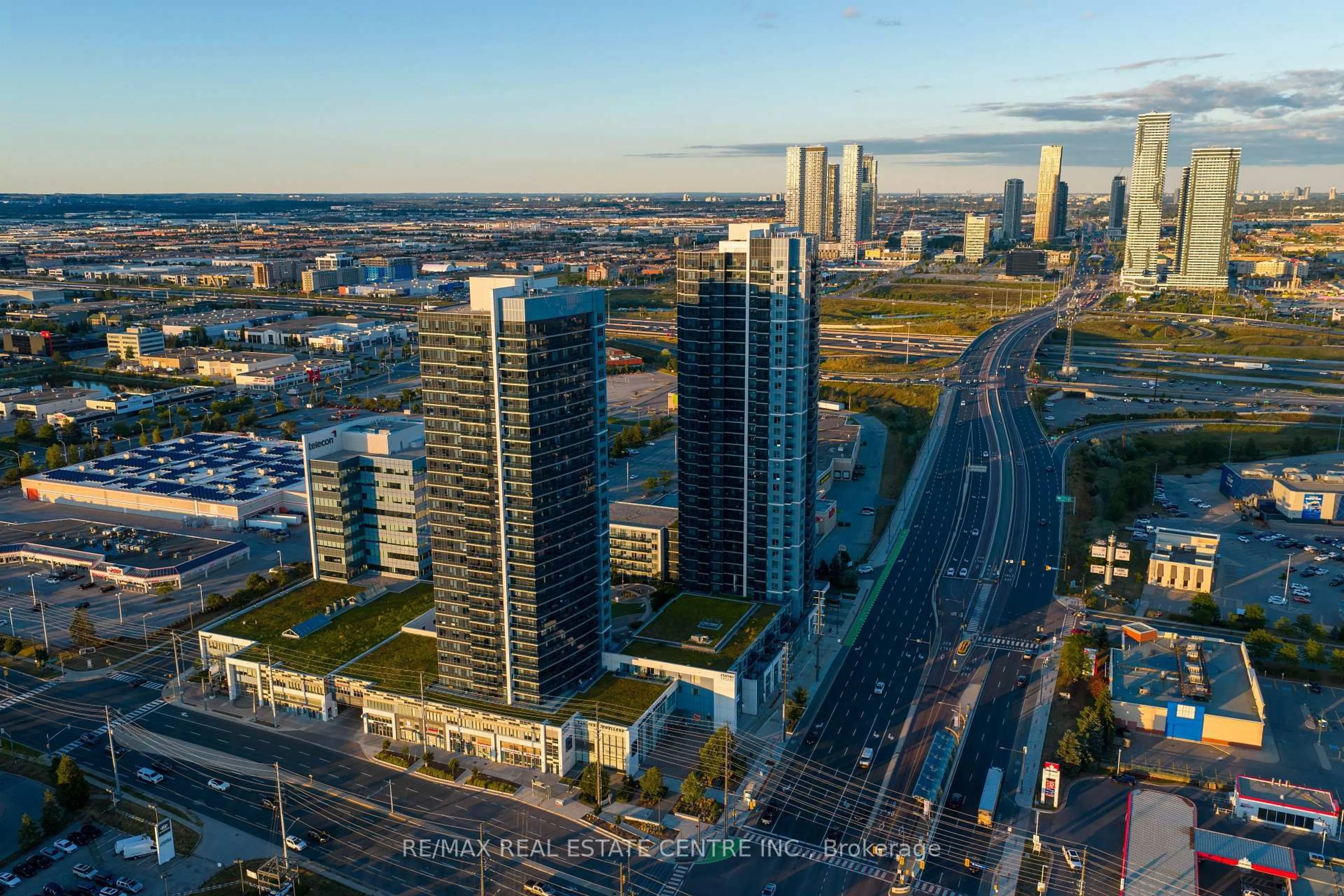 A pic from outside/outdoor area/front of a property/back of a property/a pic from drone, city buildings view from balcony for 3600 Highway 7 #1201, Vaughan Ontario L4L 0G7