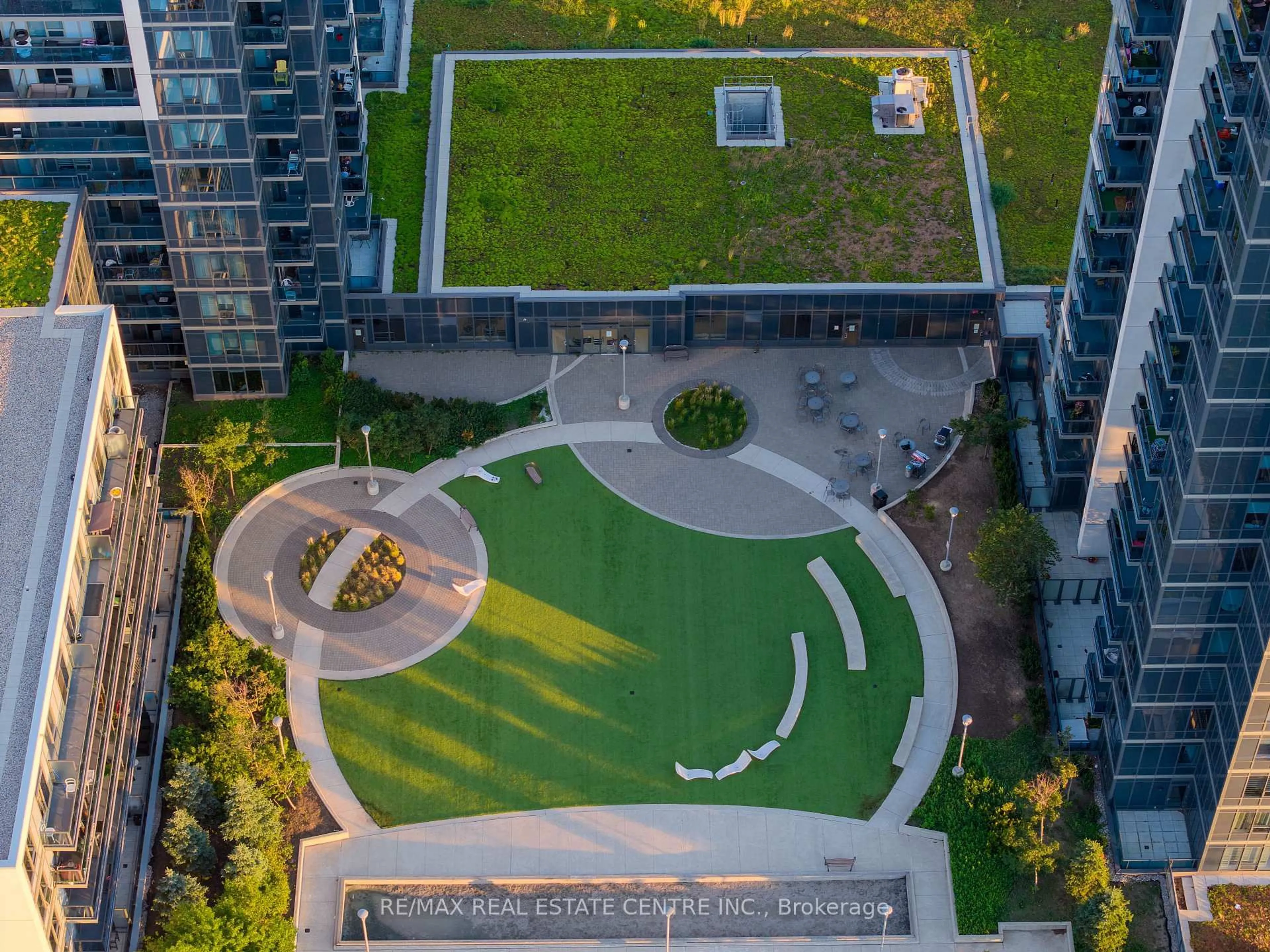 A pic from outside/outdoor area/front of a property/back of a property/a pic from drone, city buildings view from balcony for 3600 Highway 7 #1201, Vaughan Ontario L4L 0G7
