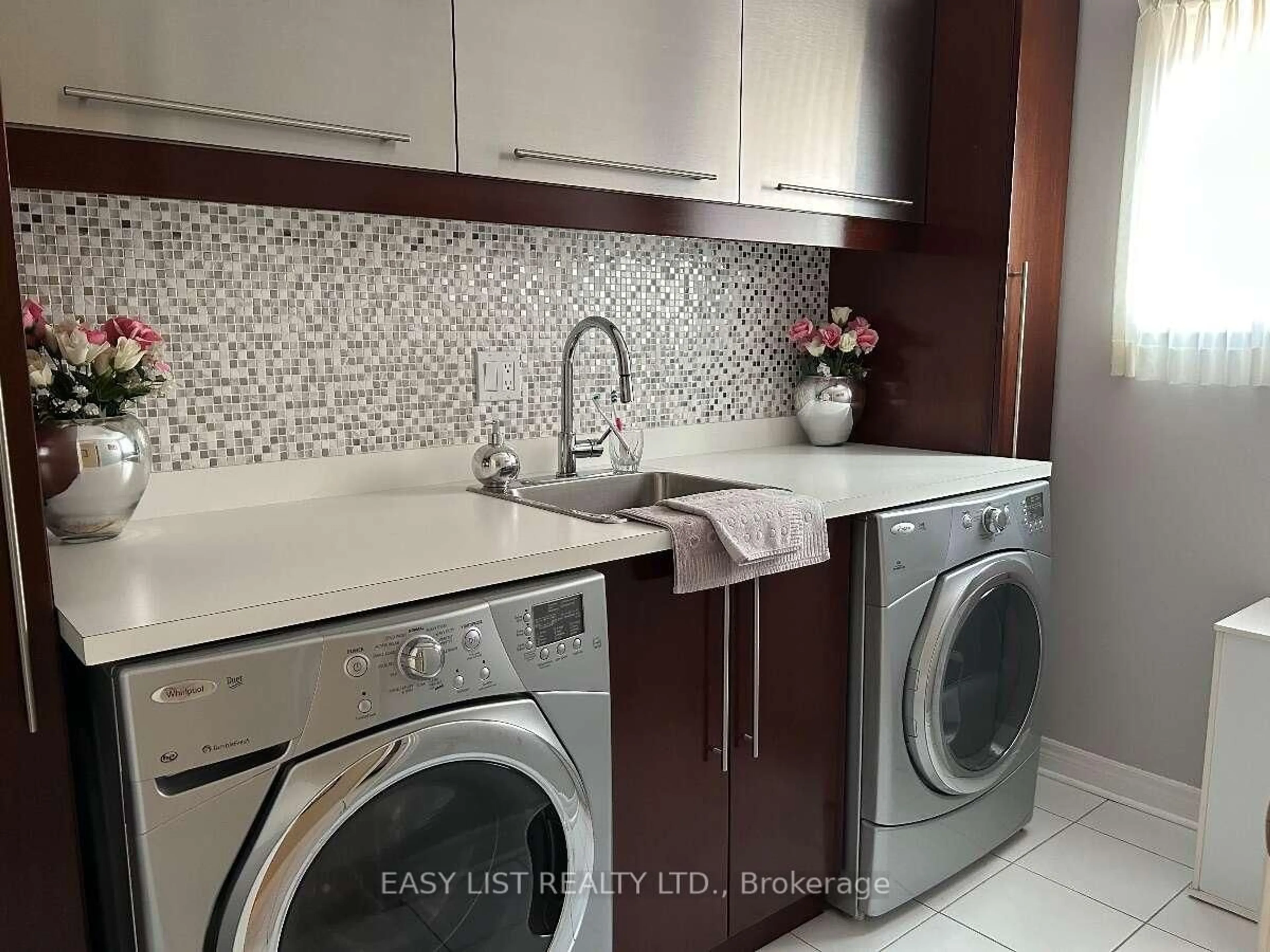 Laundry room for 14 Gas Light Cres, Vaughan Ontario L4L 8E8