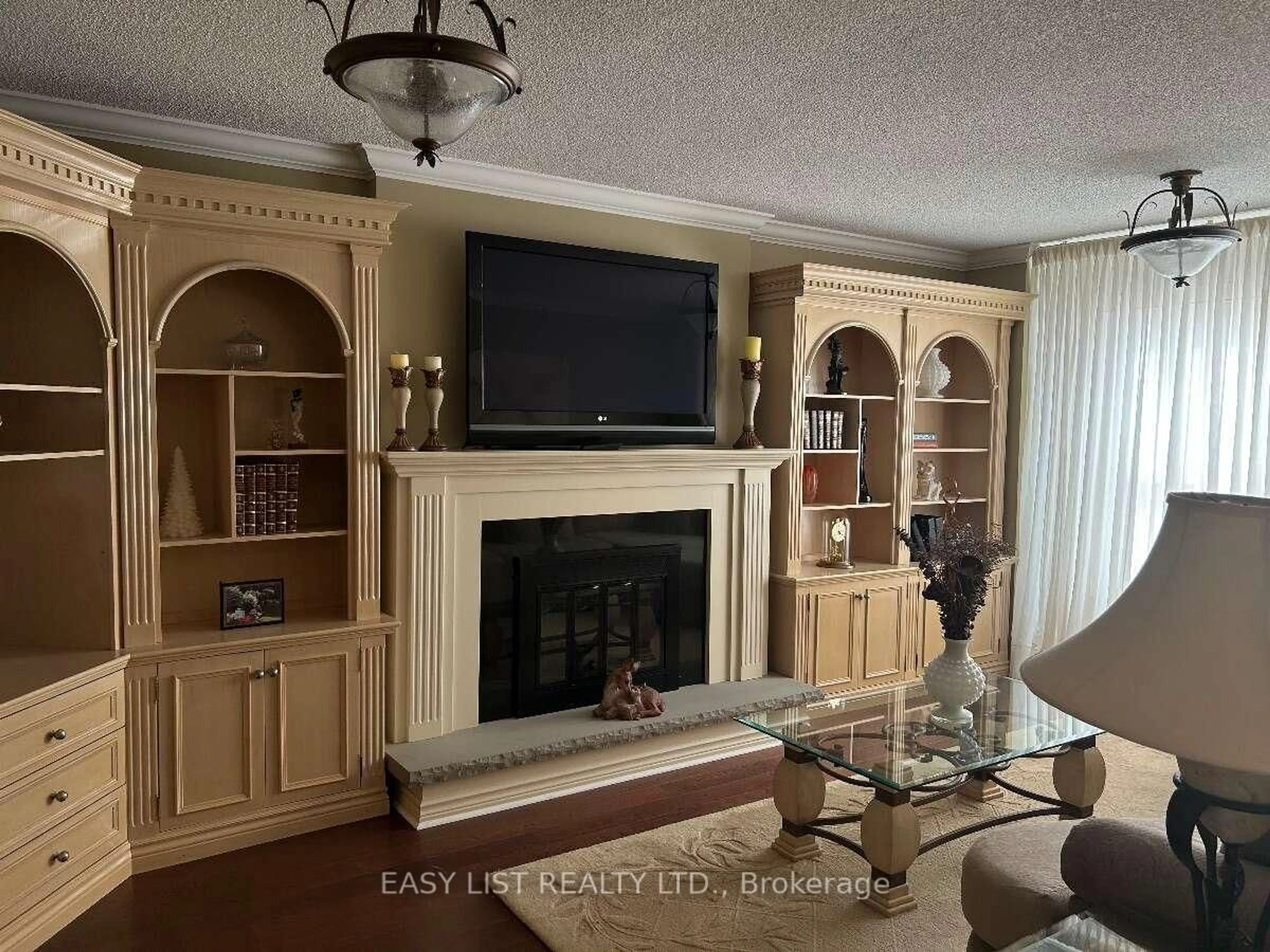 Living room with furniture, unknown for 14 Gas Light Cres, Vaughan Ontario L4L 8E8