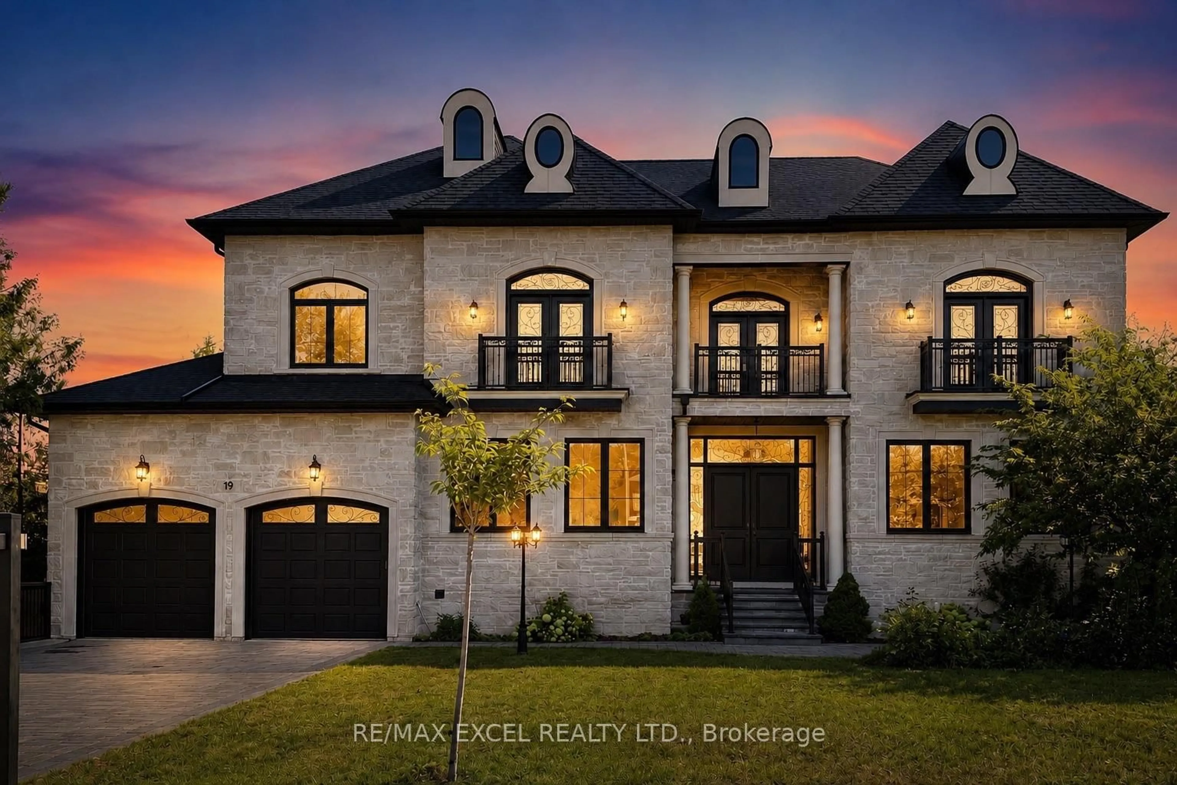 Home with brick exterior material, street for 19 Blyth St, Richmond Hill Ontario L4E 2Y2