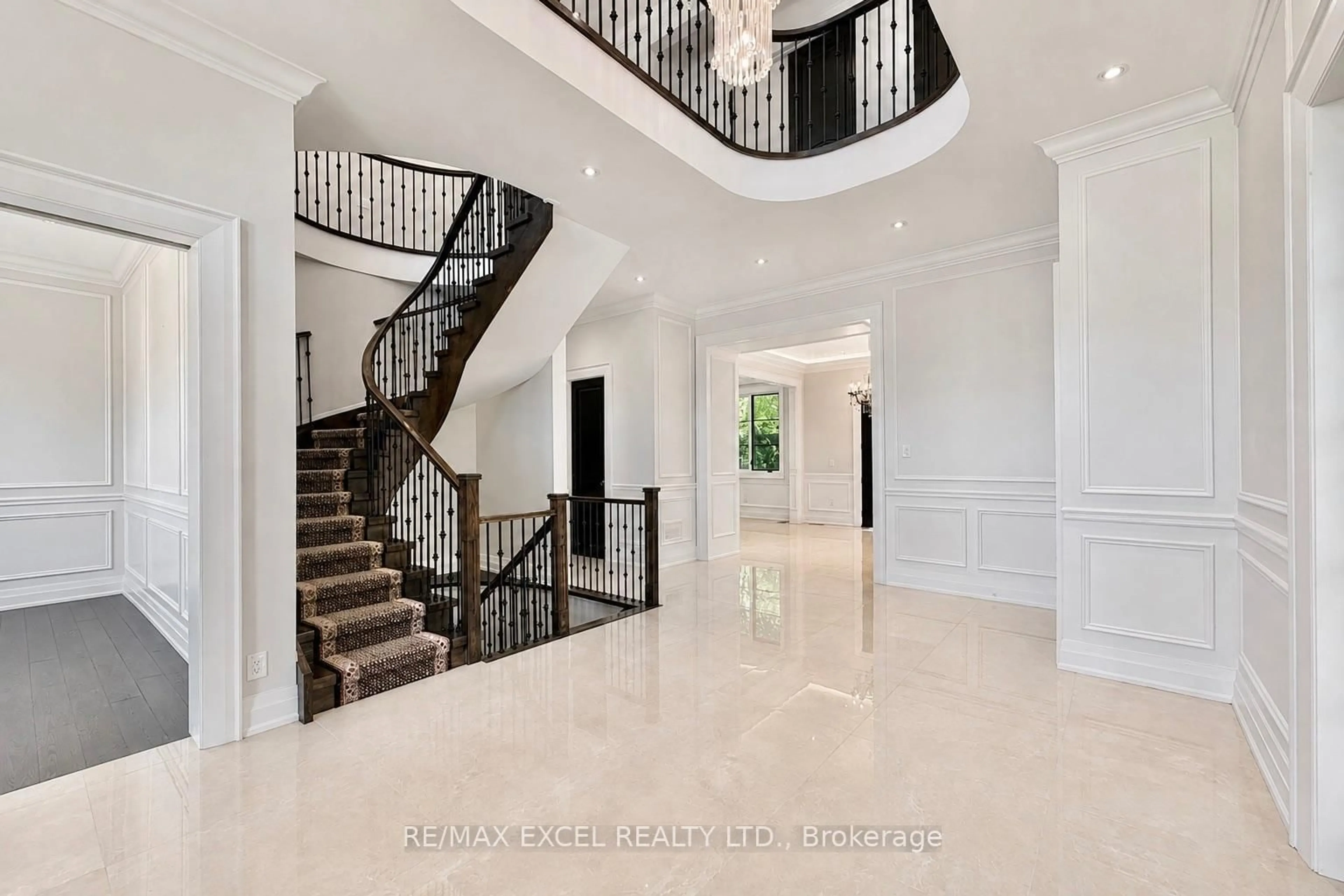 Indoor foyer for 19 Blyth St, Richmond Hill Ontario L4E 2Y2