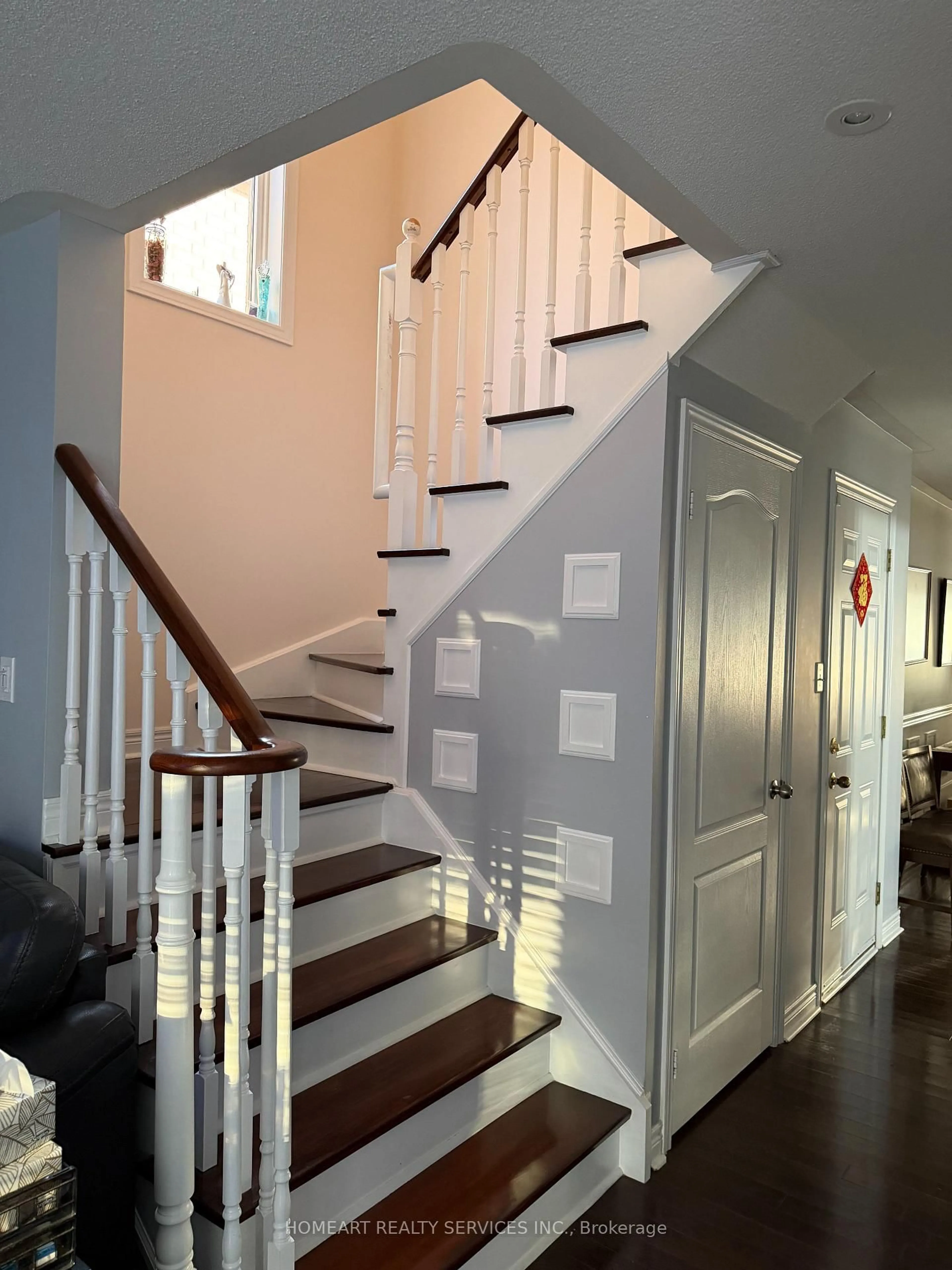 Stairs for 46 Firbank Lane, Whitchurch-Stouffville Ontario L4A 0K9