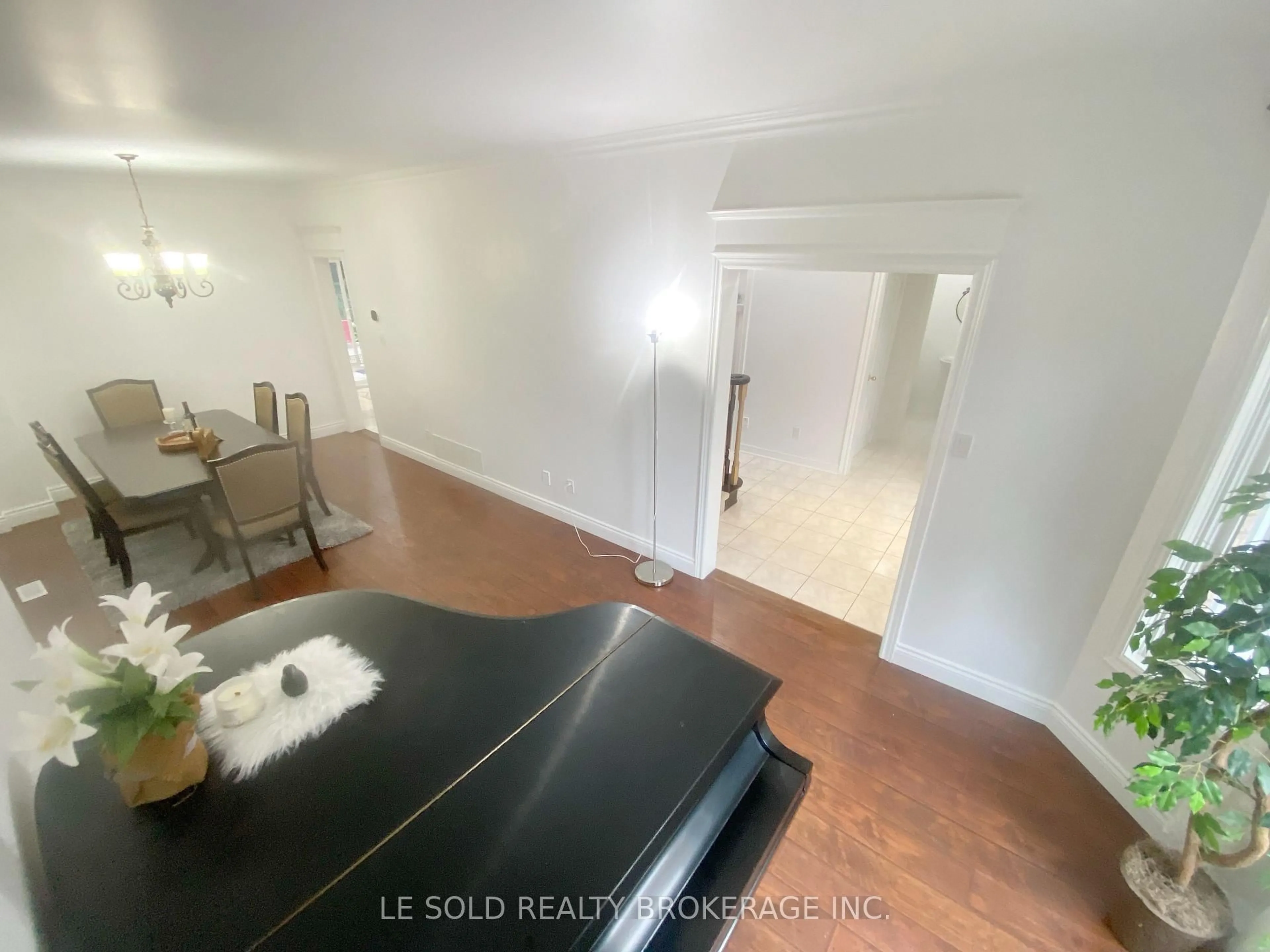 A pic of a room for 76 Larratt Lane, Richmond Hill Ontario L4C 0E2