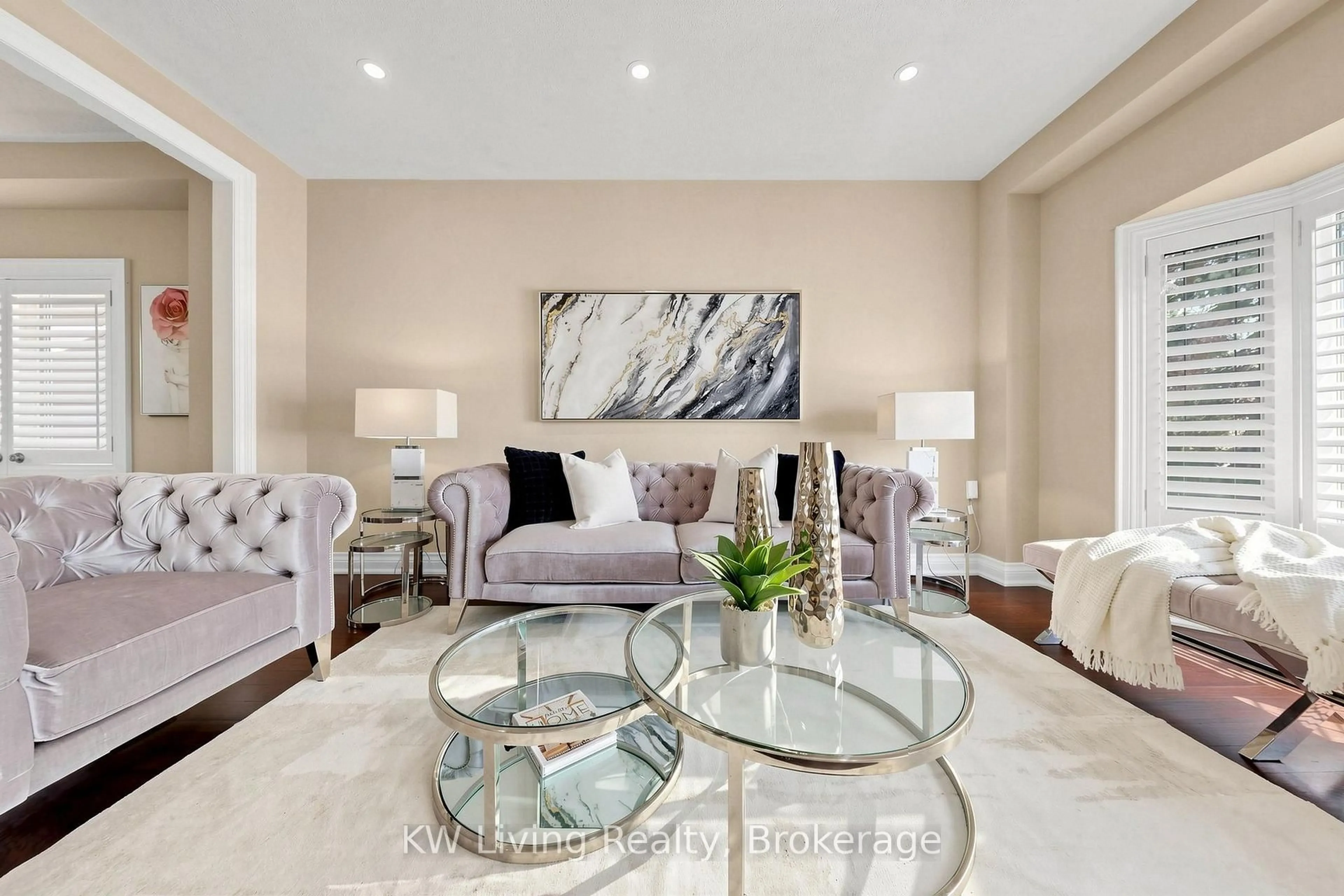 Living room with furniture, unknown for 46 Clarendon Dr, Richmond Hill Ontario L4B 3X6