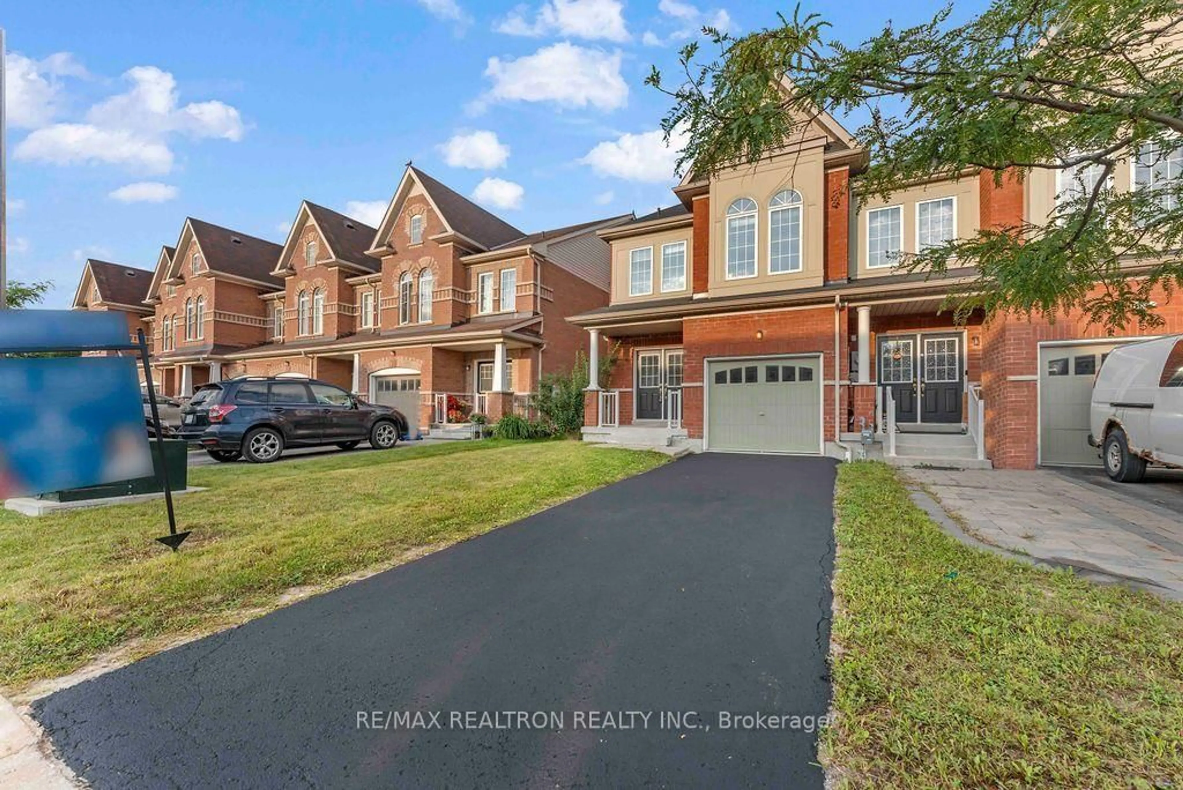 Unknown for 55 Drum St, Whitchurch-Stouffville Ontario L4A 4N9