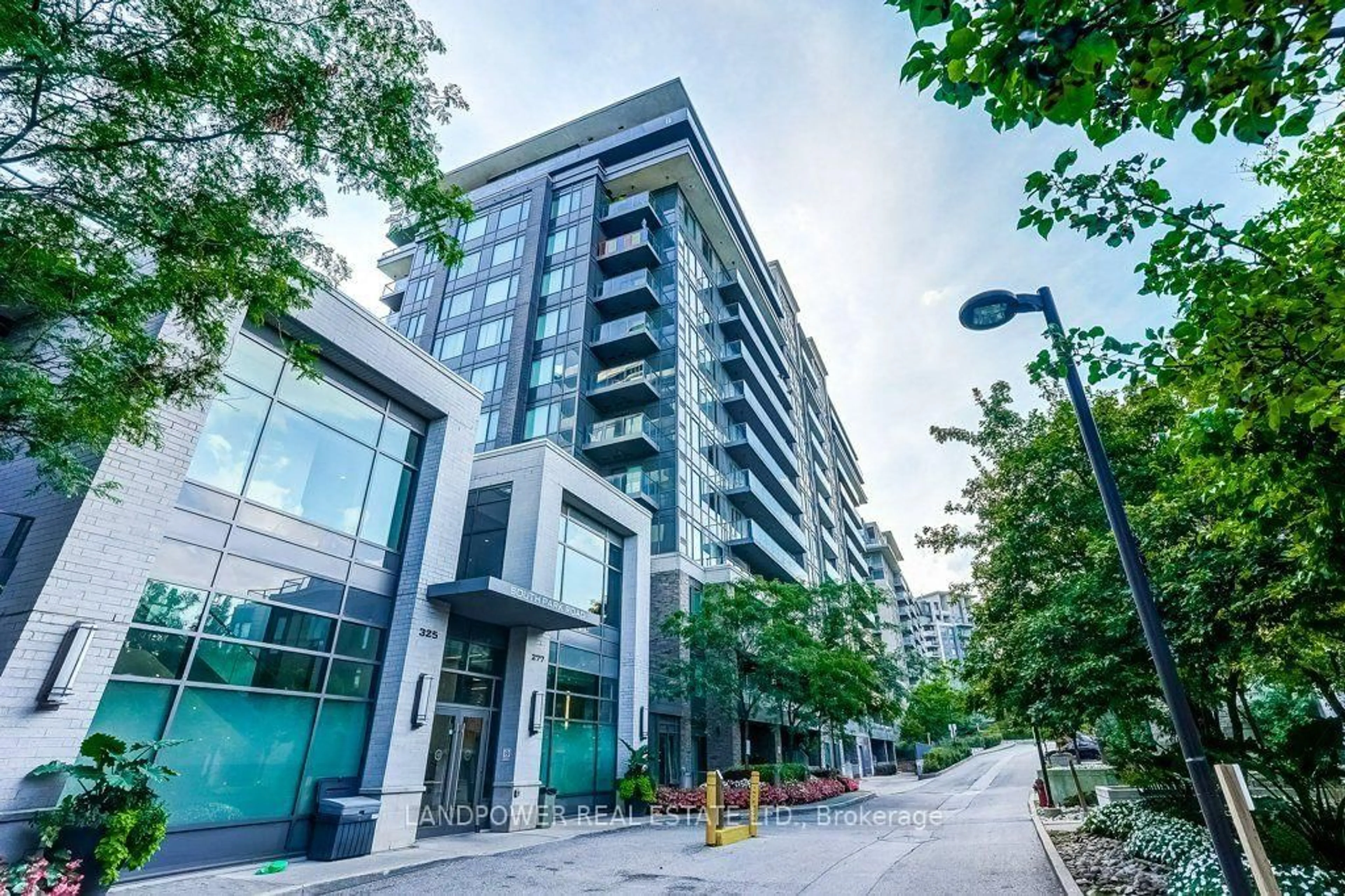 Indoor foyer for 277 South Park Rd #1212, Markham Ontario L3T 0B7