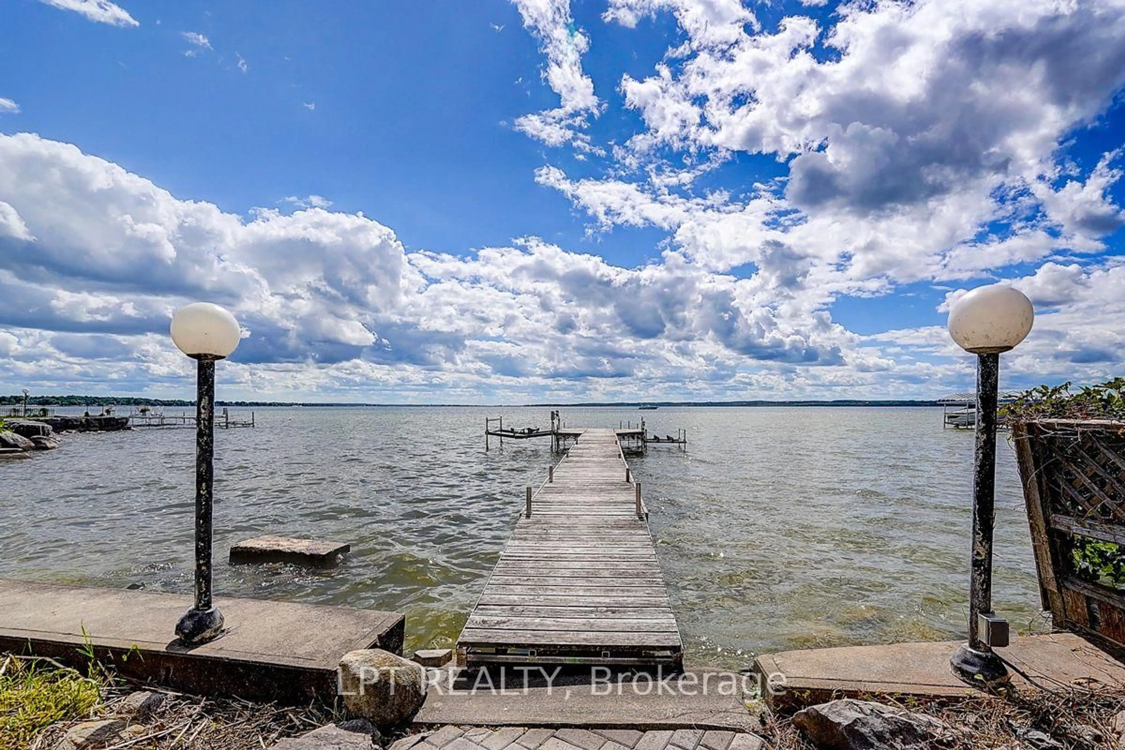 Unknown for 38 Metropolitan Cres, Georgina Ontario L4P 1L5