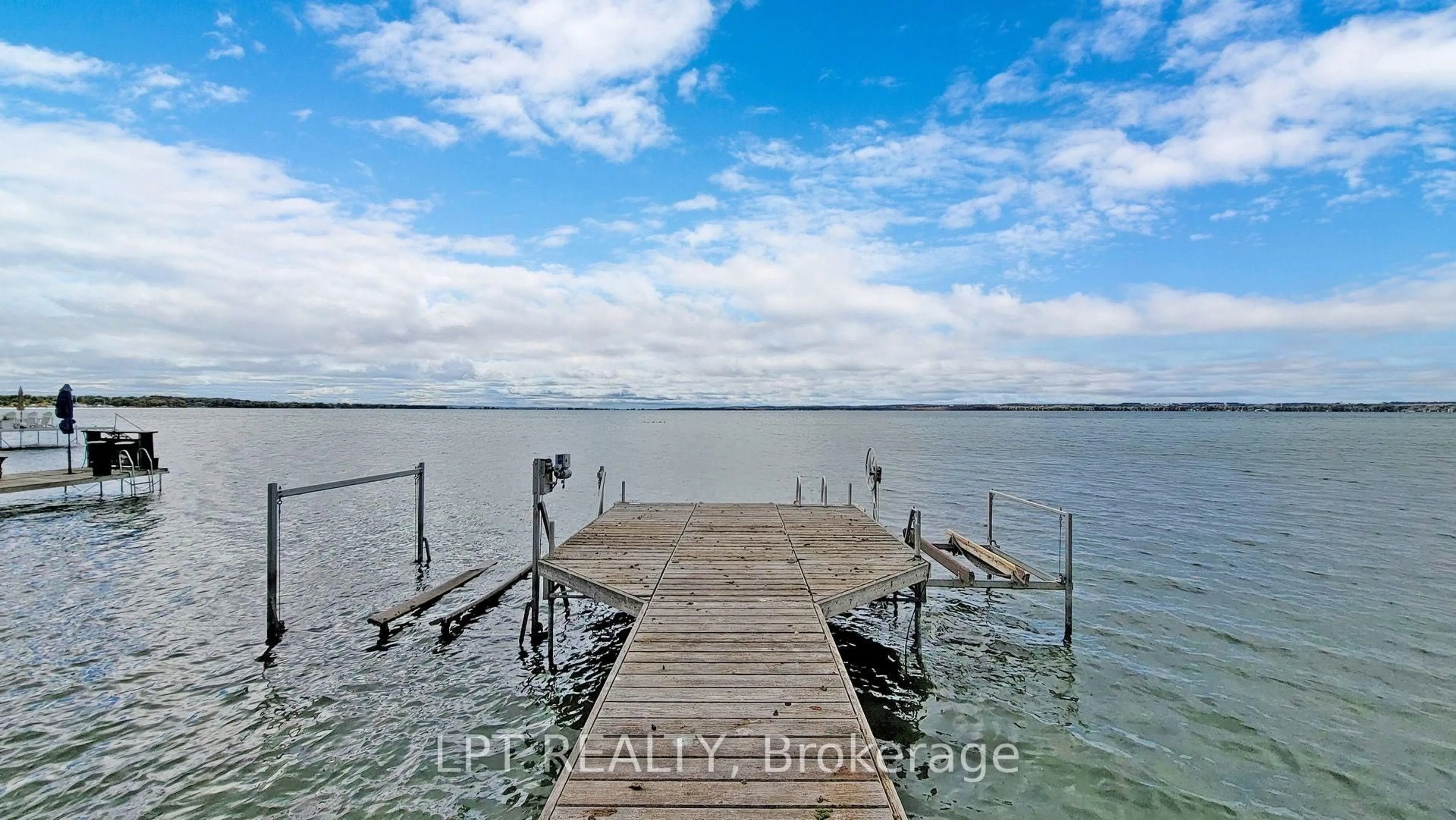 Unknown for 38 Metropolitan Cres, Georgina Ontario L4P 1L5