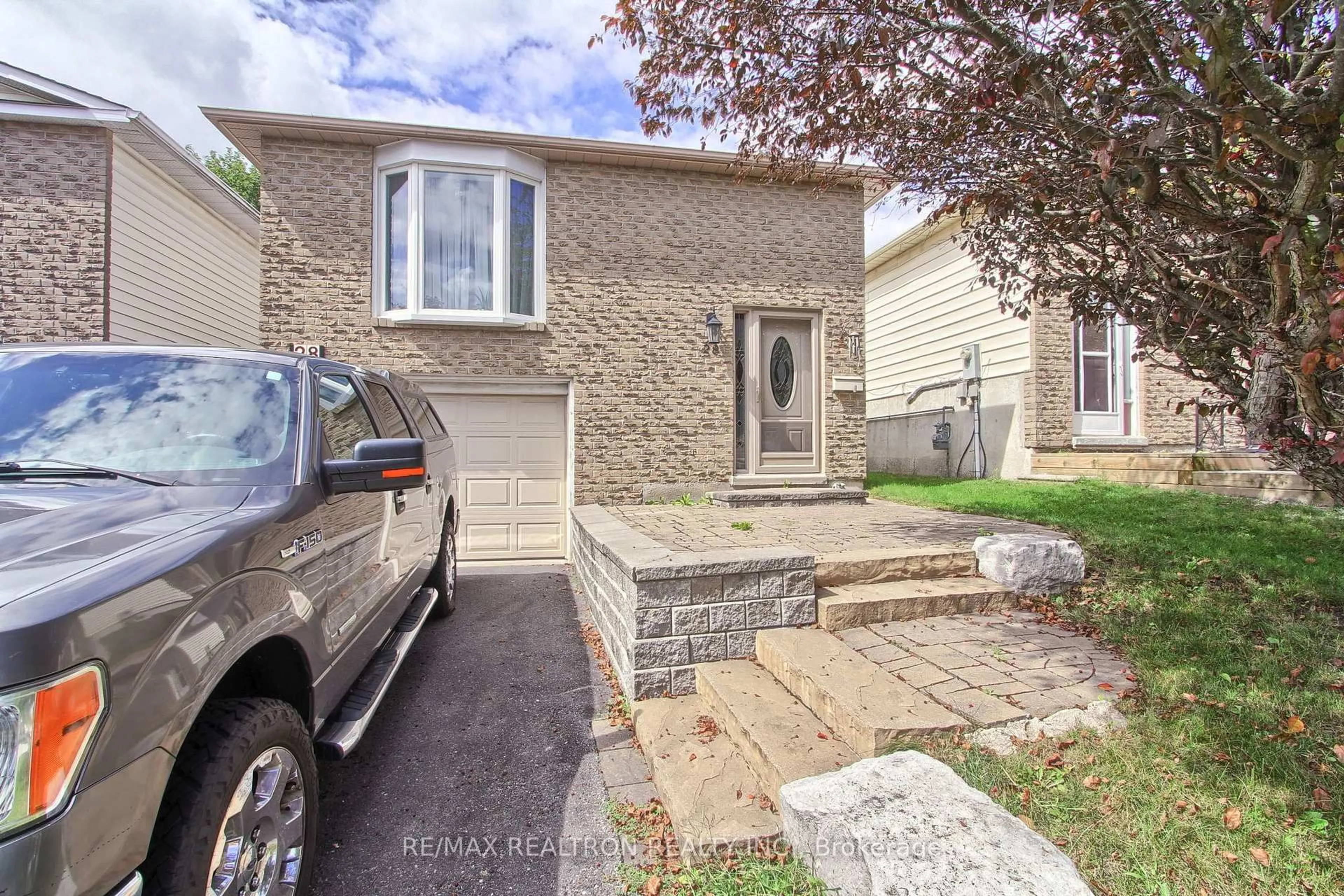 Unknown for 28 Longview Dr, Bradford West Gwillimbury Ontario L3Z 2H2
