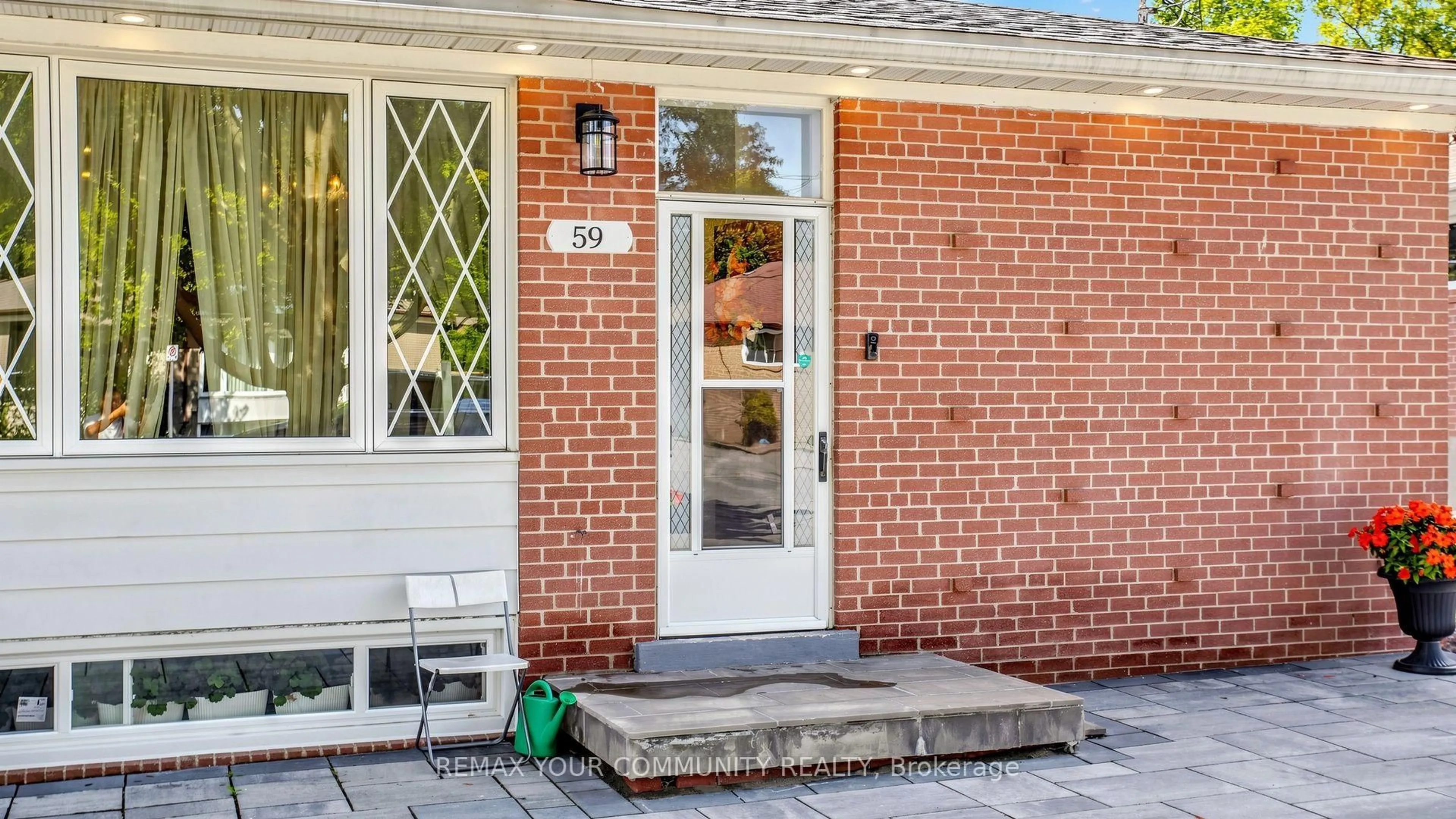 Home with brick exterior material, street for 59 Davis Rd, Aurora Ontario L4G 2B4