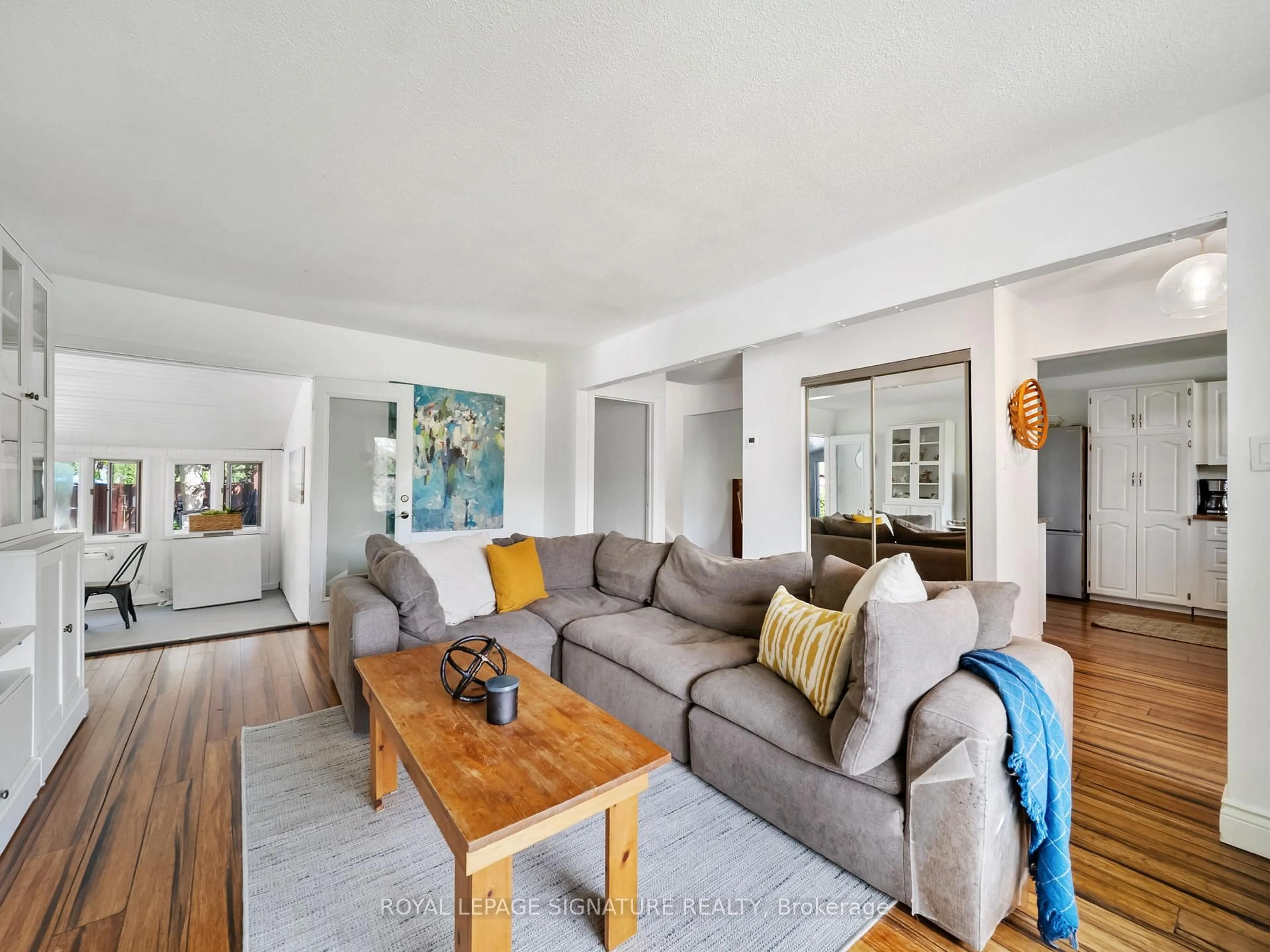 Living room with furniture, unknown for 12 Easy St, Georgina Ontario L0E 1N0