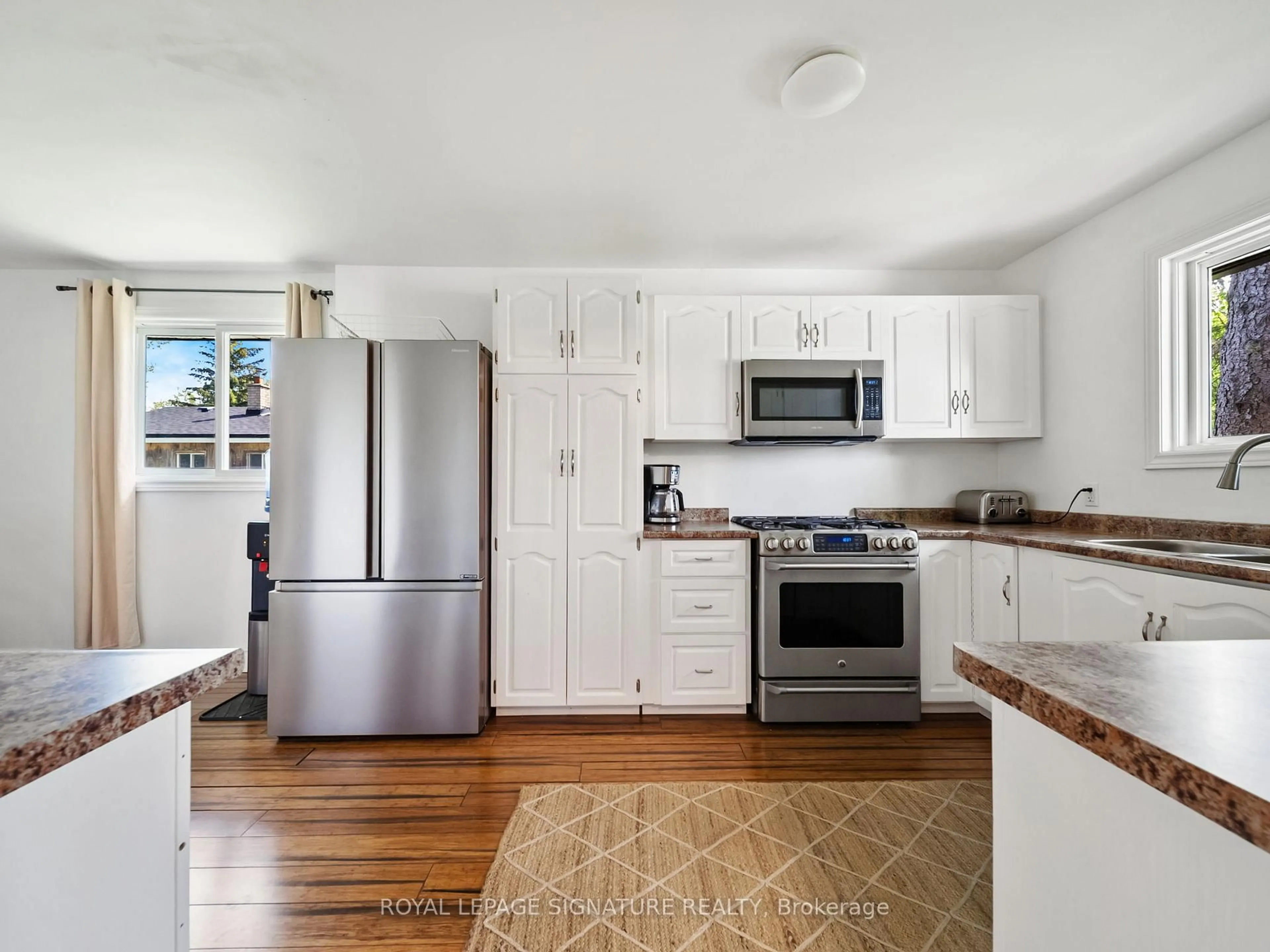 Open concept kitchen, unknown for 12 Easy St, Georgina Ontario L0E 1N0