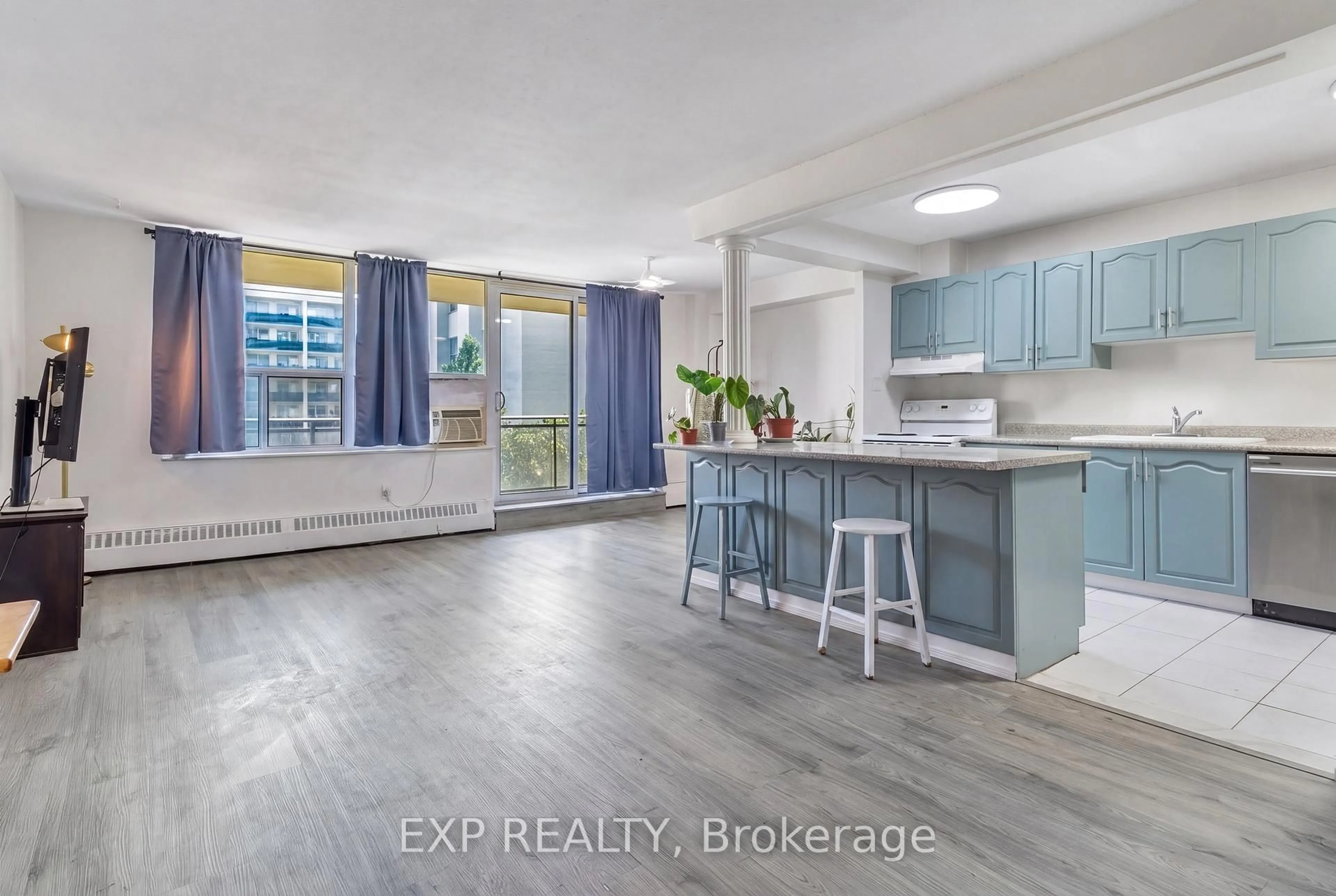 Open concept kitchen, unknown for 180 Dudley Ave, Markham Ontario L3T 2E9