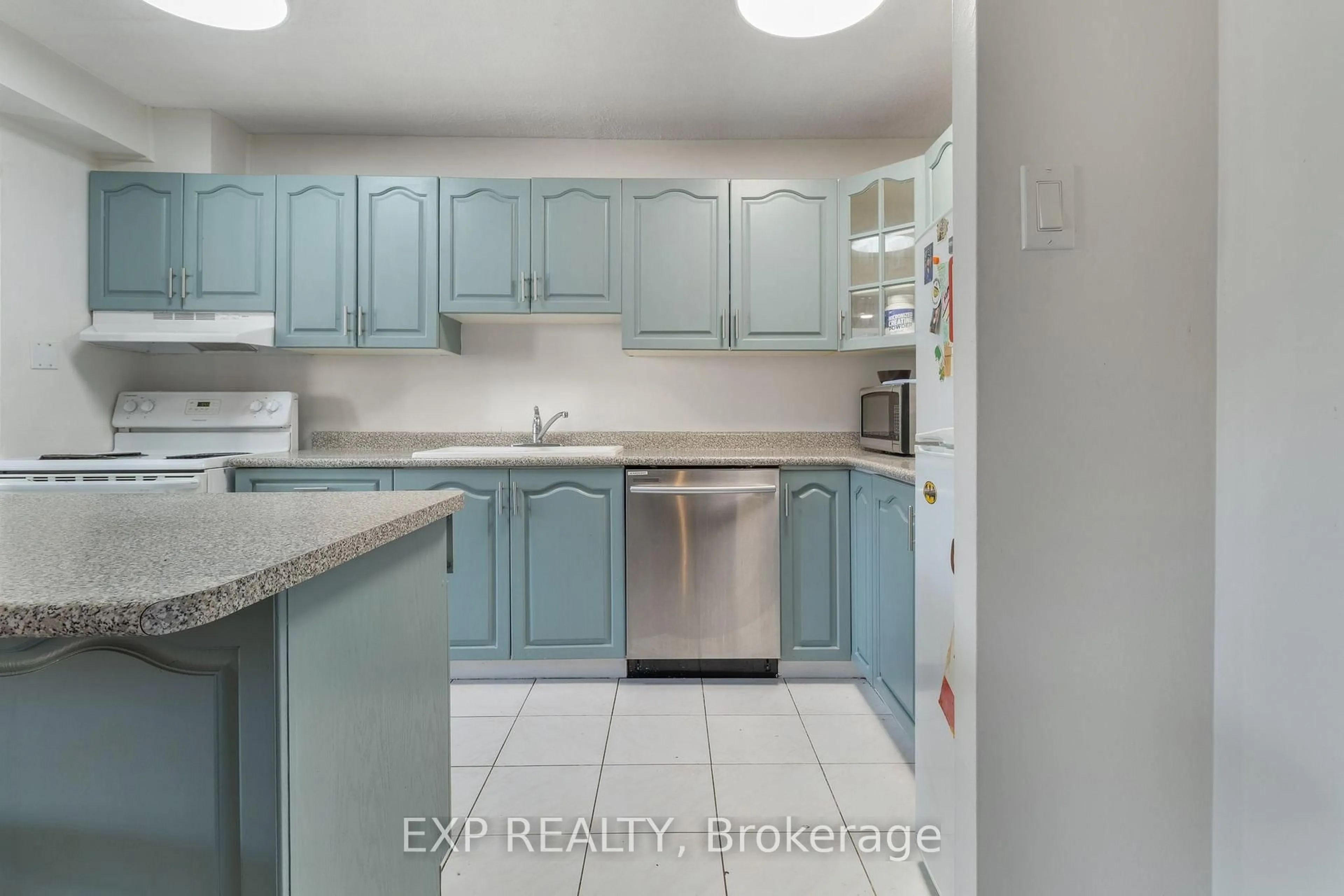 Standard kitchen, unknown for 180 Dudley Ave, Markham Ontario L3T 2E9