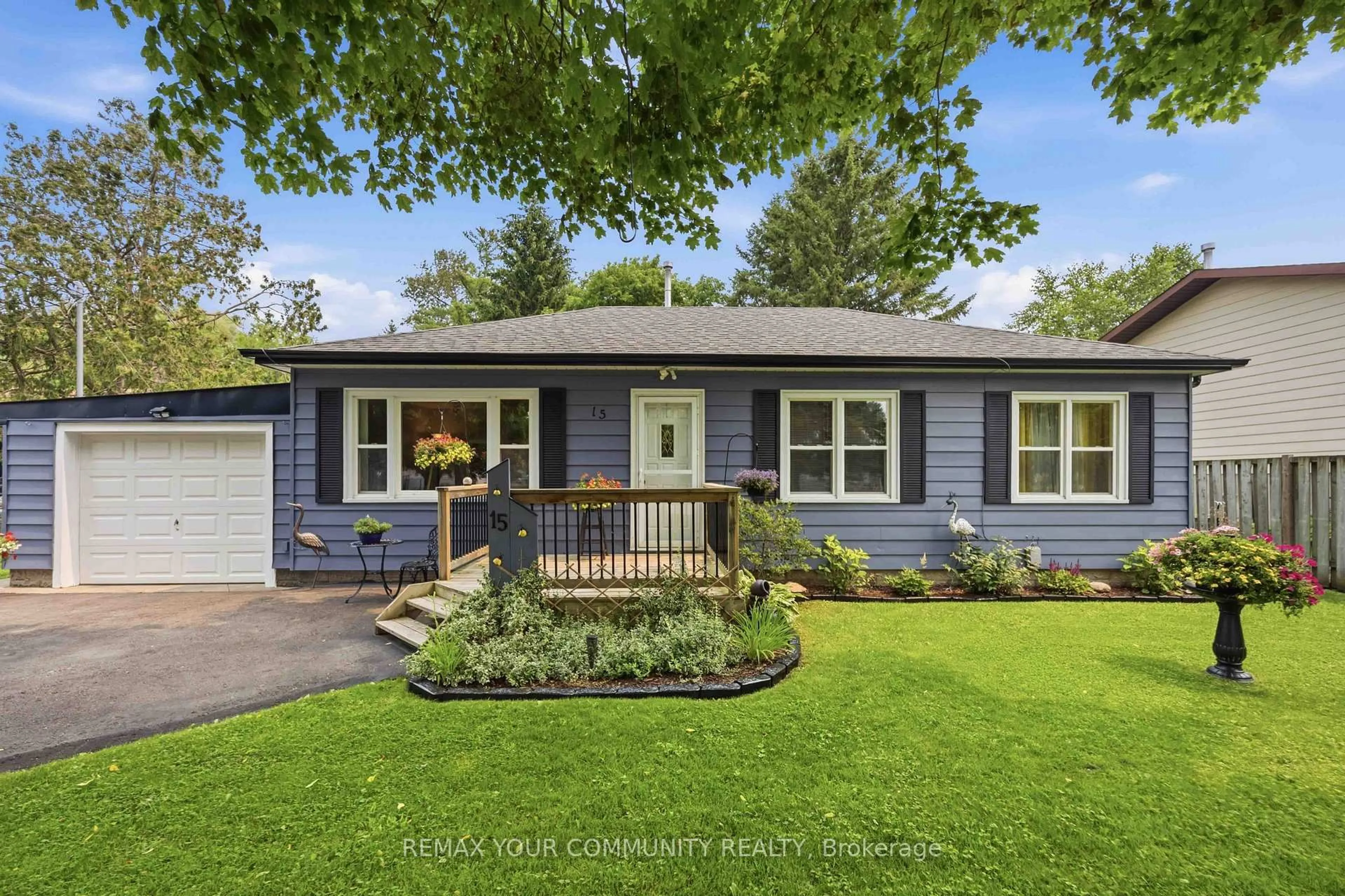 Home with vinyl exterior material, street for 15 Georgina St, Georgina Ontario L0E 1R0