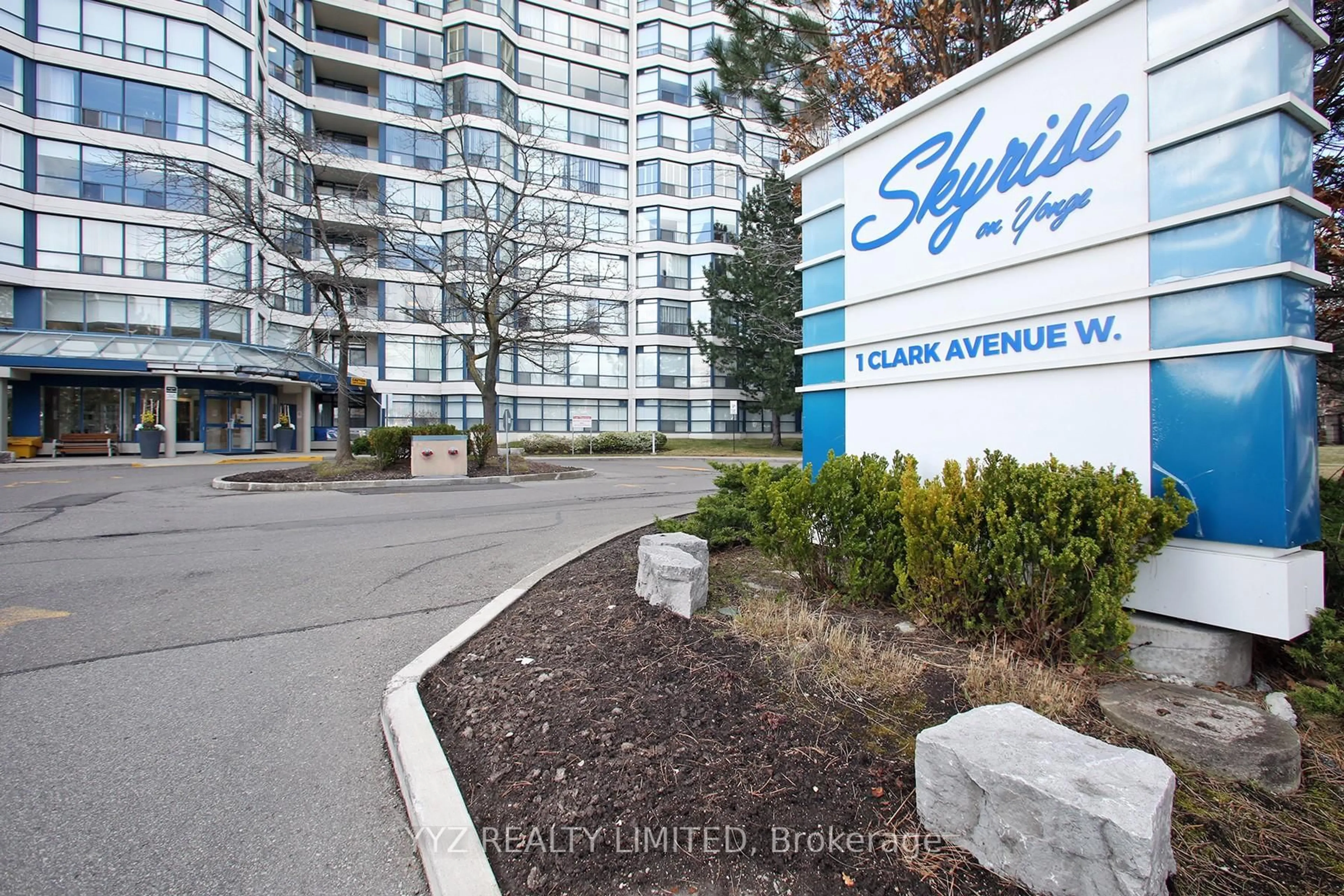 Indoor foyer for 1 Clark Ave #808, Vaughan Ontario L4J 7Y6