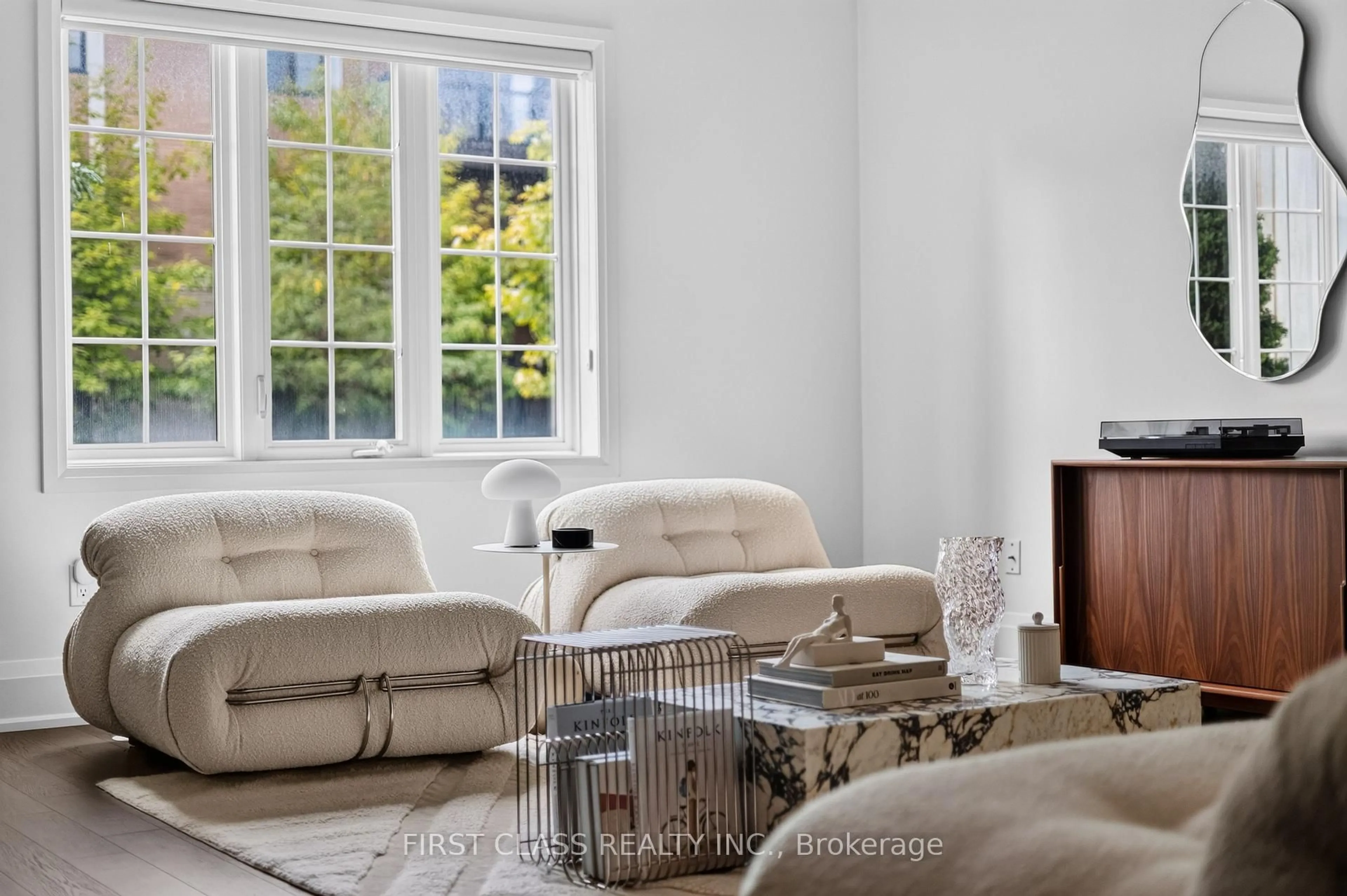 Living room with furniture, unknown for 8 Mildred Temple Way, Markham Ontario L3R 5R8