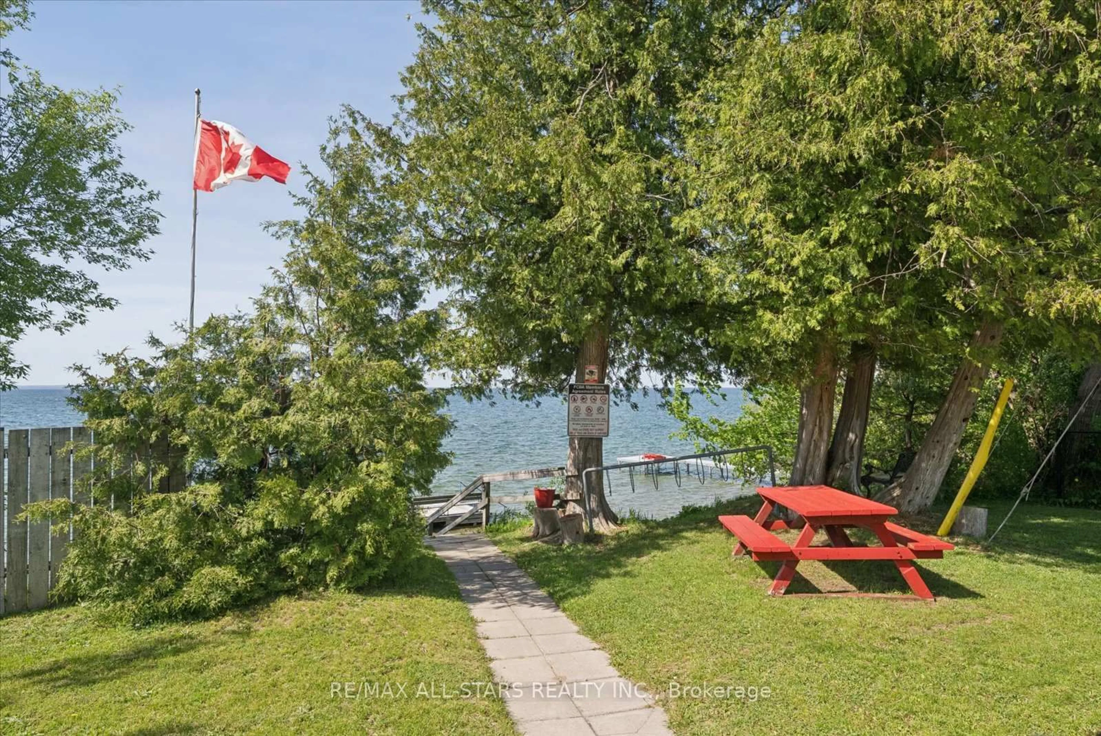 Patio, water/lake/river/ocean view for 68 Farley Circ, Georgina Ontario L0E 1S0