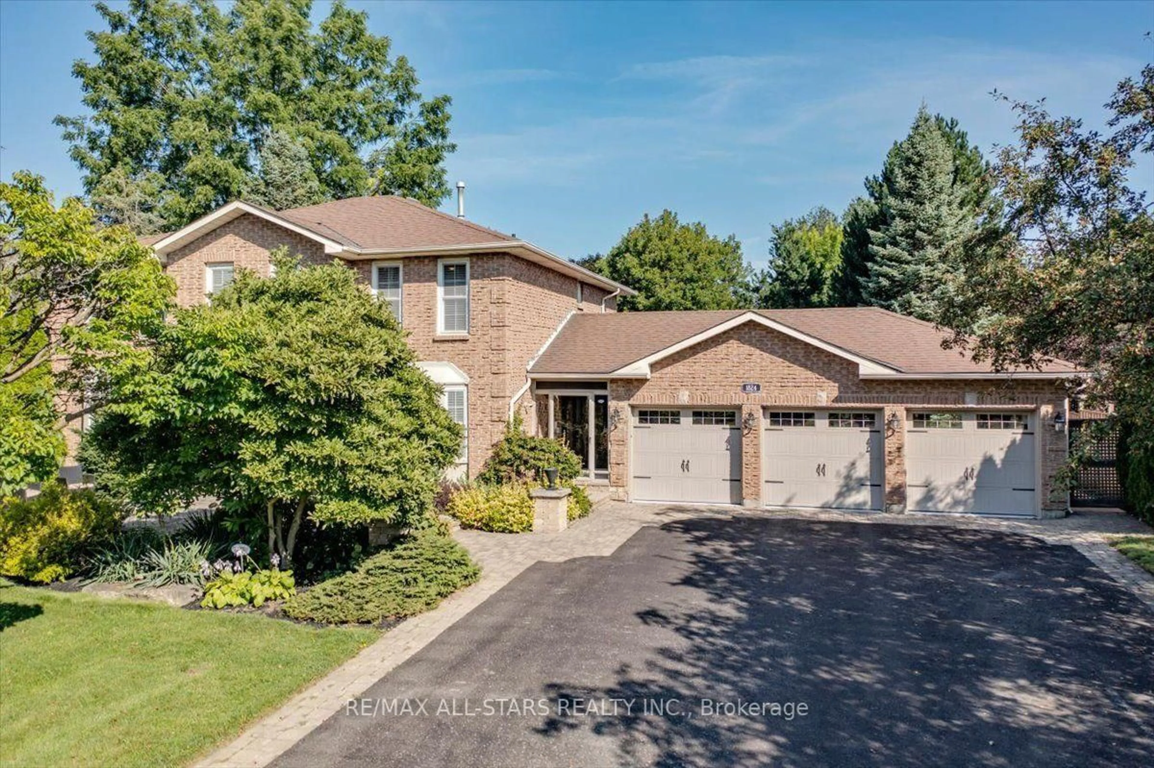 Home with brick exterior material, street for 1824 Mount Albert Sdrd, East Gwillimbury Ontario L0G 1V0