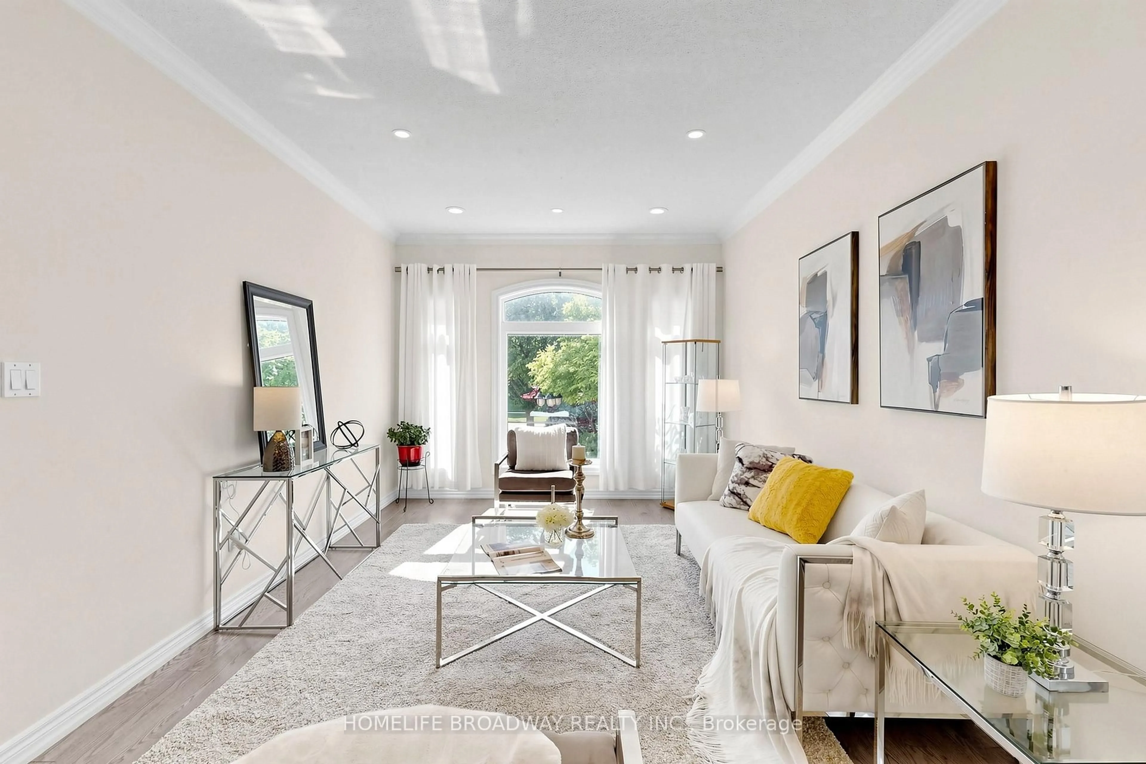 Living room with furniture, unknown for 143 Village Gate Dr, Markham Ontario L6C 1Y5