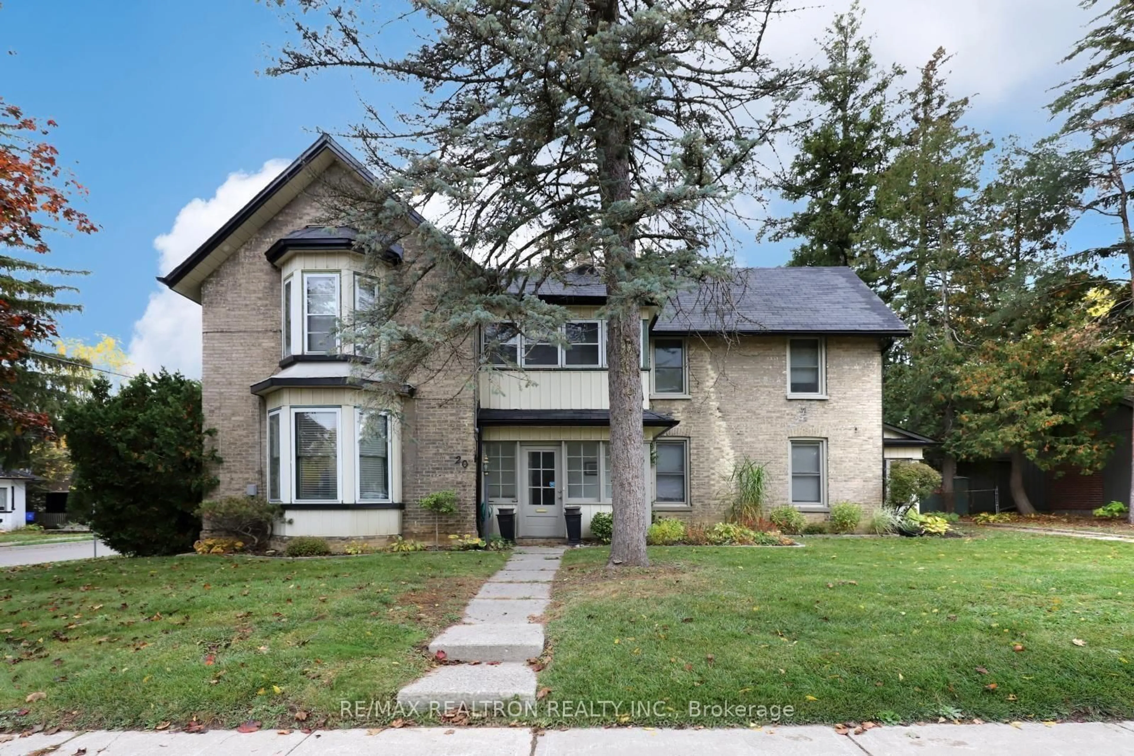 Home with brick exterior material, street for 18-20 Reuben St, Aurora Ontario L4G 2M2