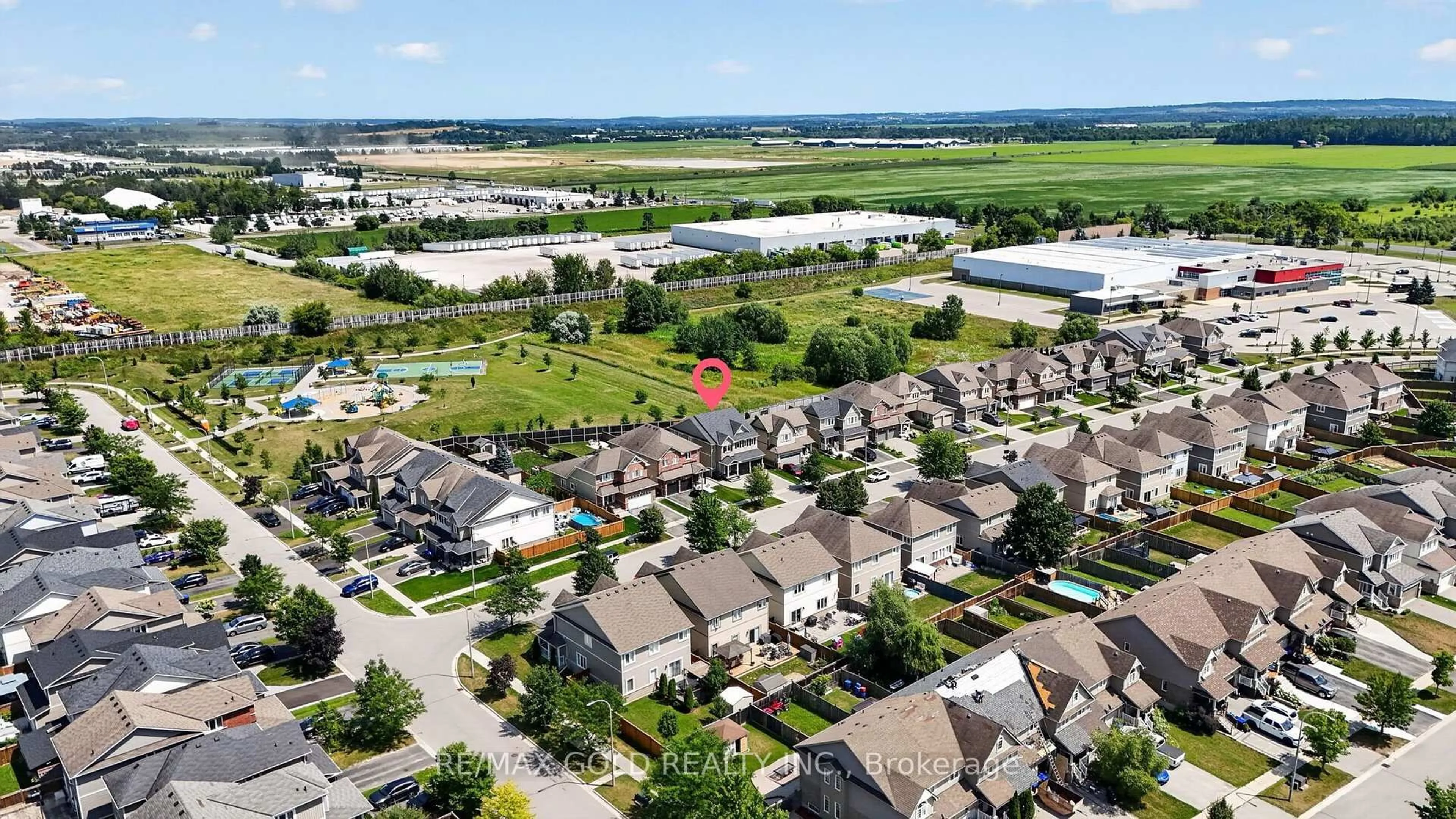 A pic from outside/outdoor area/front of a property/back of a property/a pic from drone, unknown for 11 Jones St, New Tecumseth Ontario L9R 0C1