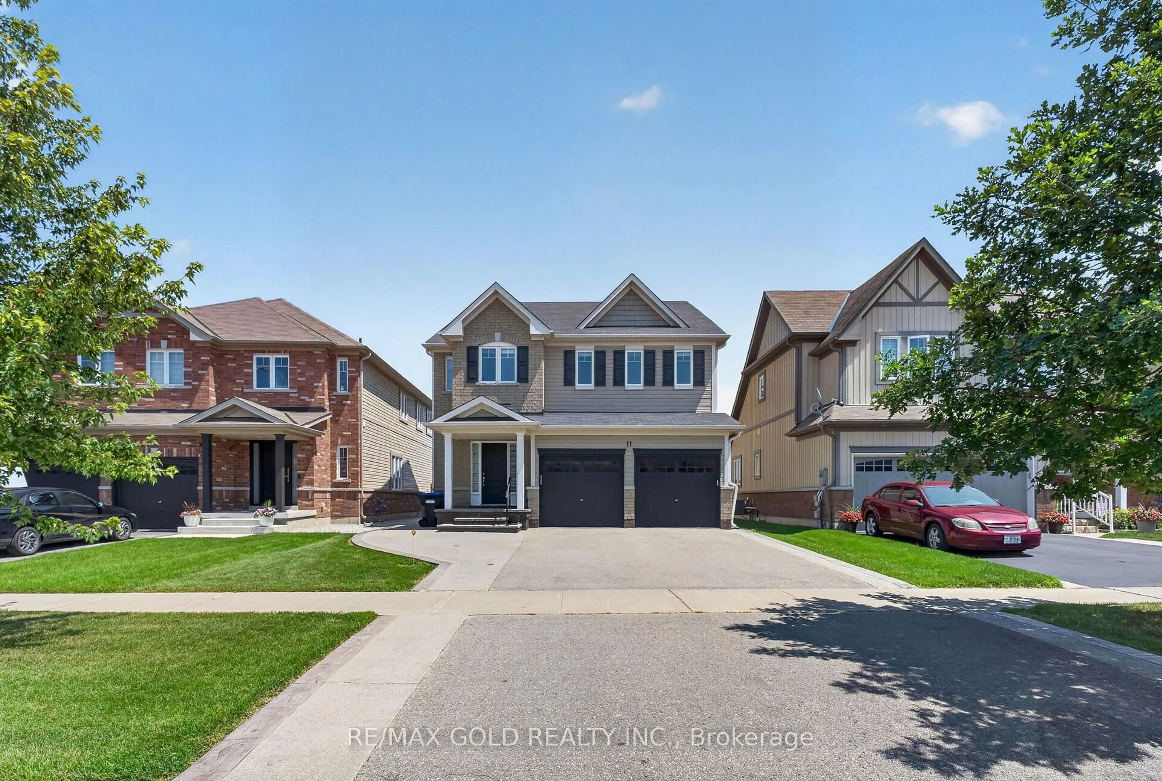 Home with brick exterior material, street for 11 Jones St, New Tecumseth Ontario L9R 0C1